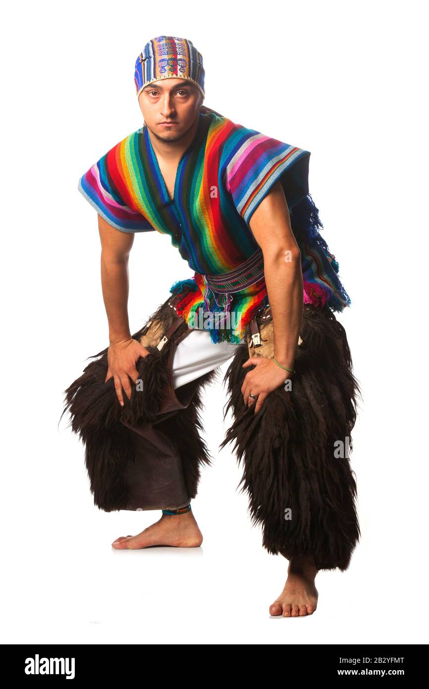Ecuadorian Dancer In Traditionellem Kostüm Aus Den Highlands Llama Oder Alpaca Pants Studio Aufgenommen Isoliert Auf Color Stockfoto