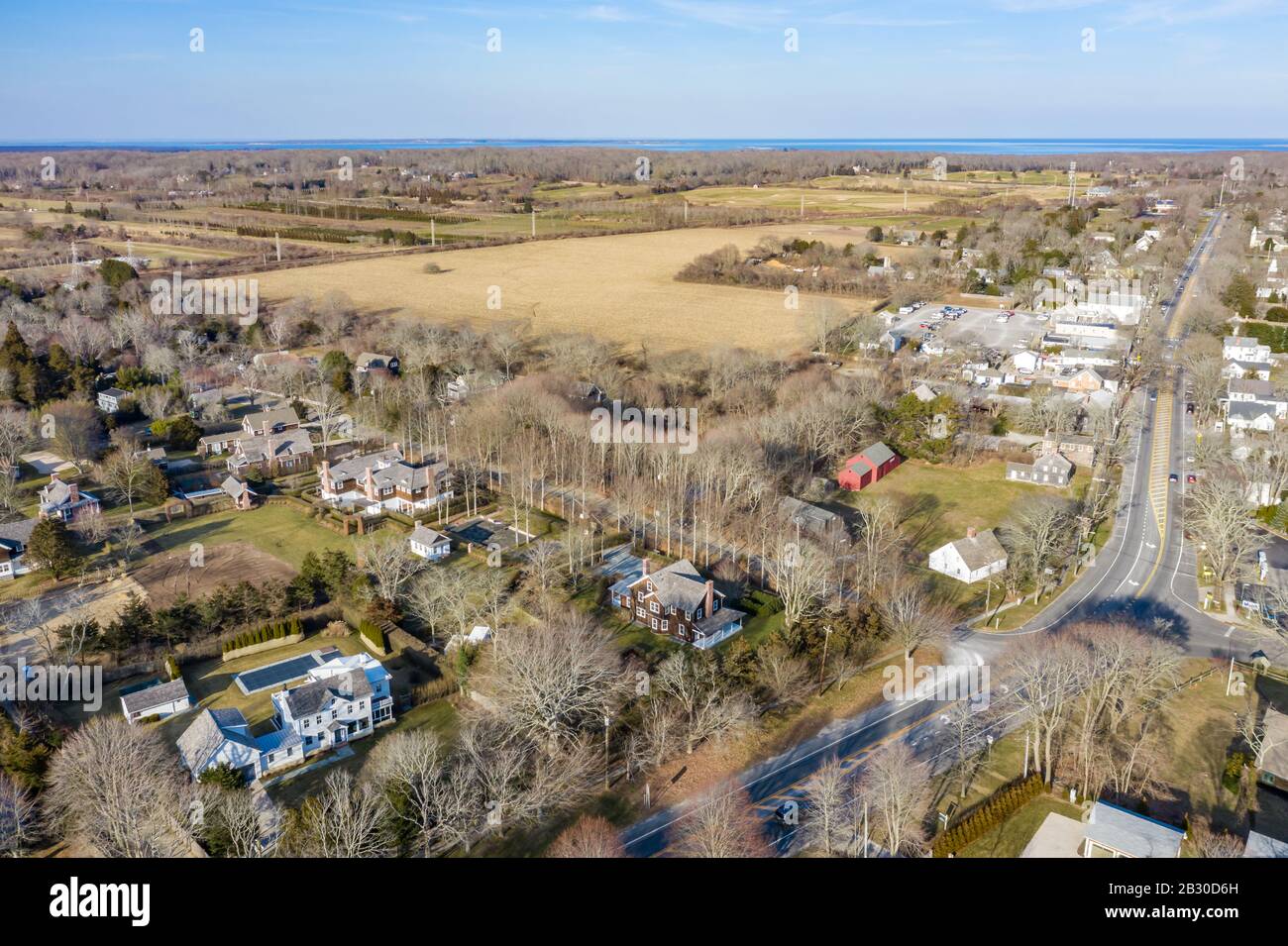 Drohnenbild von Amagansett, NY im Winter Looking East Stockfoto