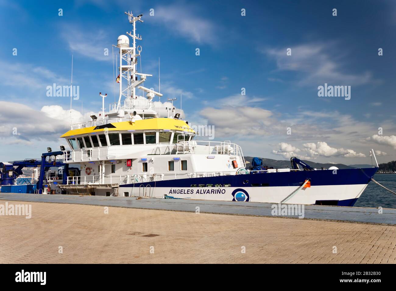 Vigo, Spanien - 24. Januar 2020: Das multifunktionale ozeanographische Forschungsschiff von Angeles Alvariño, das am 24. Januar 2020 in Vigo, Pontevedr, im Hafen festgemacht wurde Stockfoto