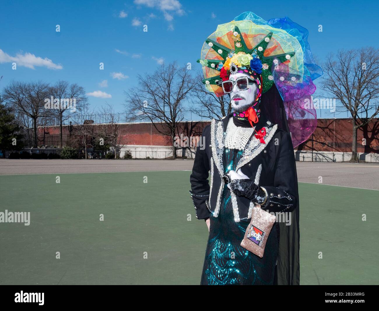 Ein Portrait Von Schwester Lotti da, einer Performance-Künstlerin und Mitglied der Sisters of Indulgence. In Sunnyside, Queens, New York City. Stockfoto