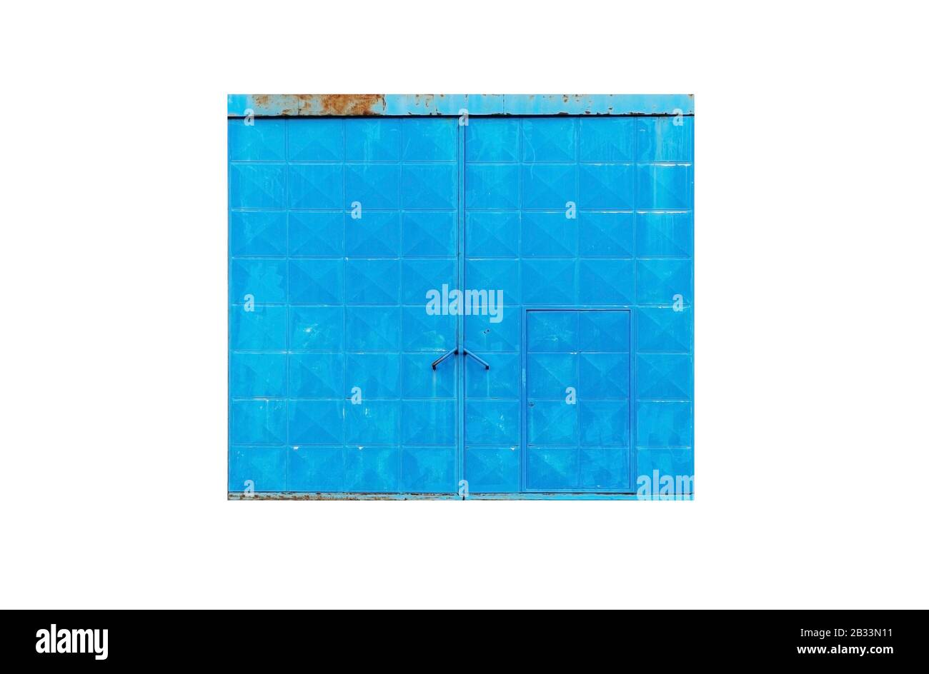 Raustiges blaues Speichertor isoliert auf weißer Fotostruktur mit flachem Hintergrund Stockfoto