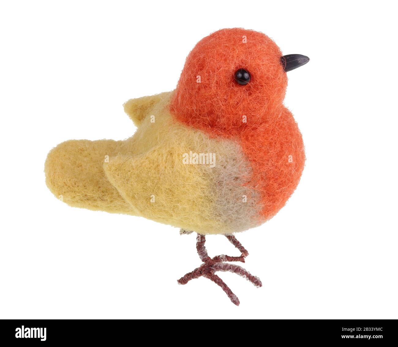 Lustige handgemachte Easter Robin Vogel sind aus Wolle mit der Technik des Trockenfilzens hergestellt. Isoliert auf weißem Studio-Makro Stockfoto