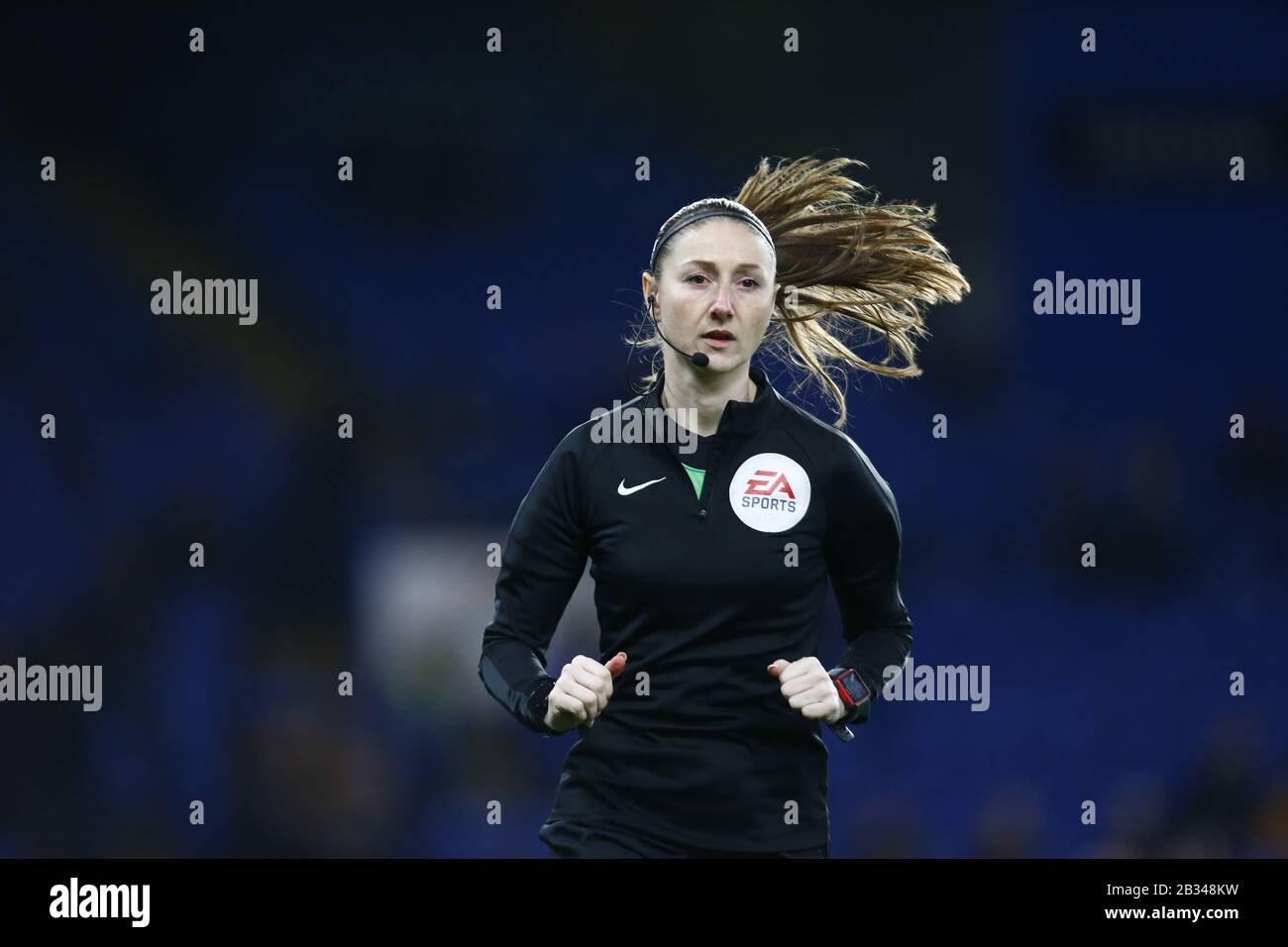 LONDON, GROSSBRITANNIEN. März 03 Linesmen Sian Louise Massey-Ellis während Der Fünften Runde des FA Cup zwischen Chelsea und Liverpool im Stanford Bridge Stad Stockfoto