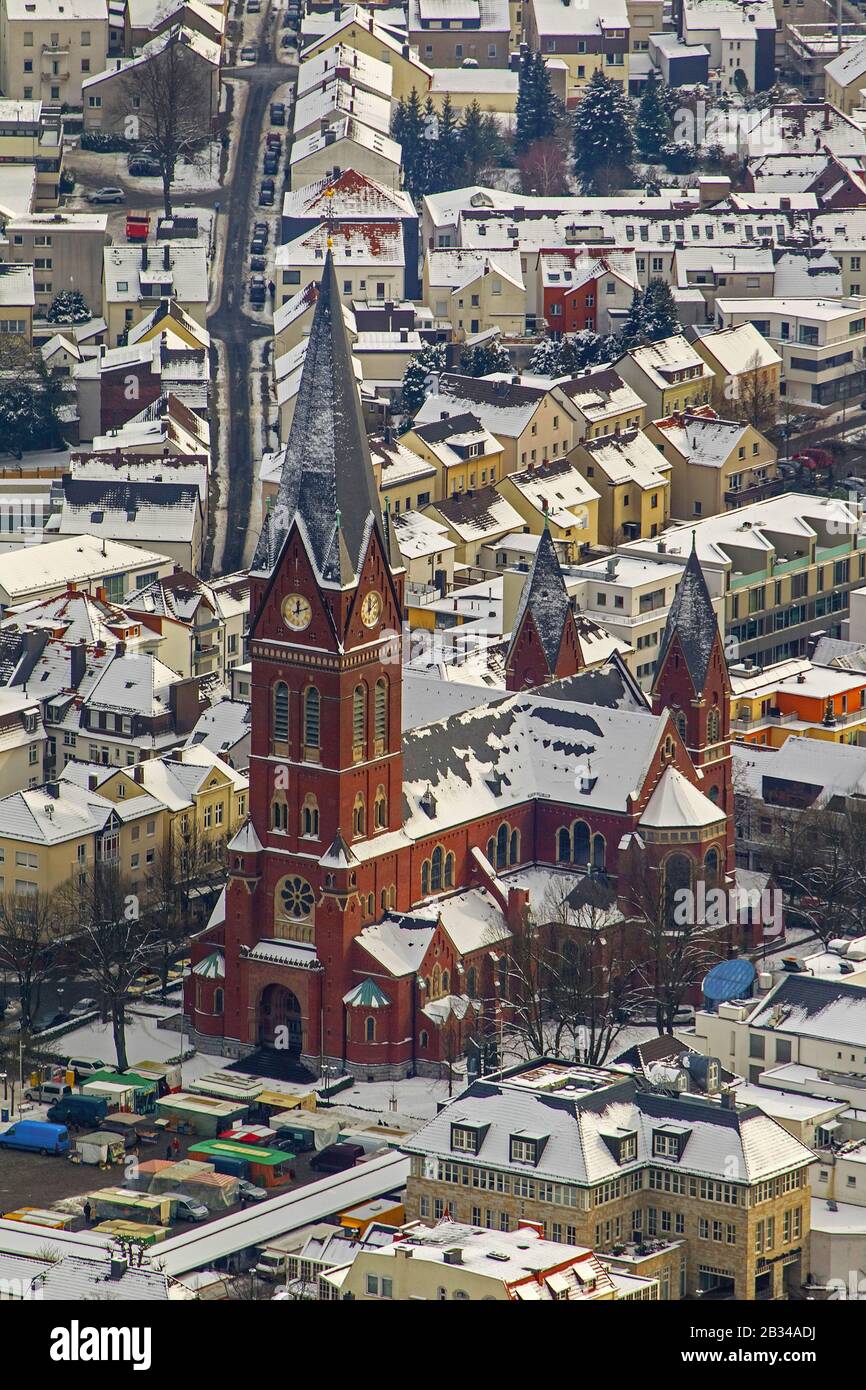 Luftbild, Pfarrkirche St. Johannes der Täufer (Sauerländer Dom) in Arnsberg Neheim, 26.01.2013, Luftaufnahme, Deutschland, Nordrhein-Westfalen, Sauerland, Arnsberg Stockfoto