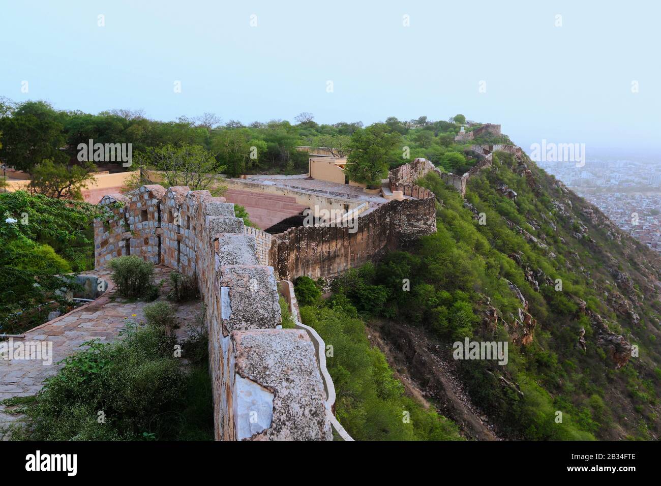 Nahargarh Fort Wand mit Blick auf Jaipur, Rajasthan, Indien Stockfoto