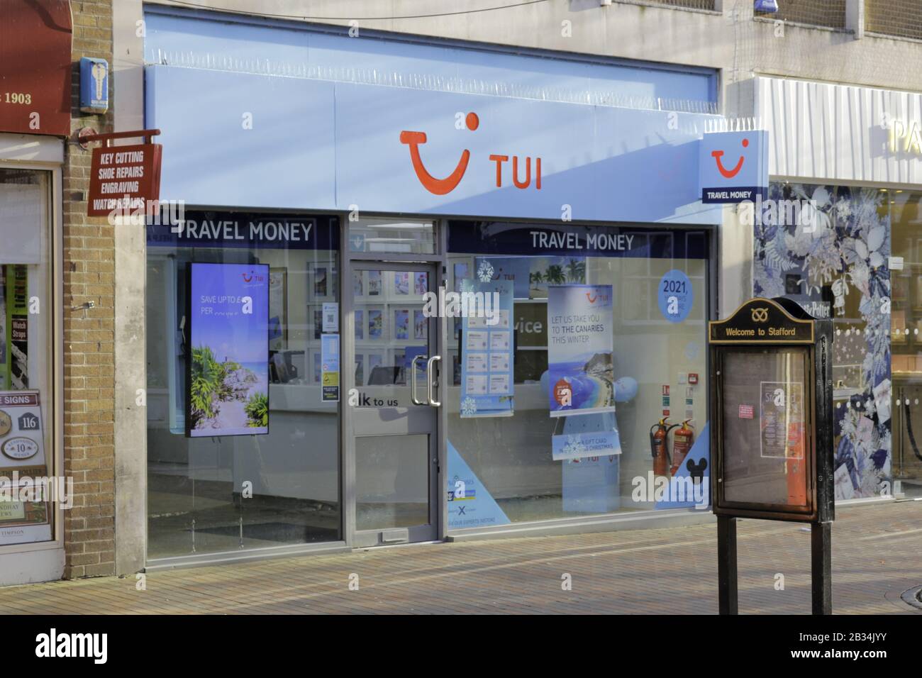 Stafford, GROSSBRITANNIEN - 29. Dezember 2019: TUI Travel PLC ist ein britischer Freizeitreisekonzern mit Hauptsitz in Crawley, West Sussex. Das Unternehmen operierte Stockfoto