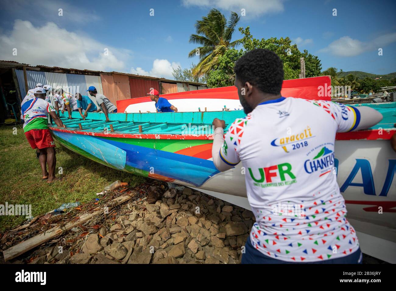 Frankreich, Westindien, Martinique, Baie du Robert, die Mannschaft der Yole Chanflor im Training zur Vorbereitung der Tour de Yoles von Martinique Stockfoto