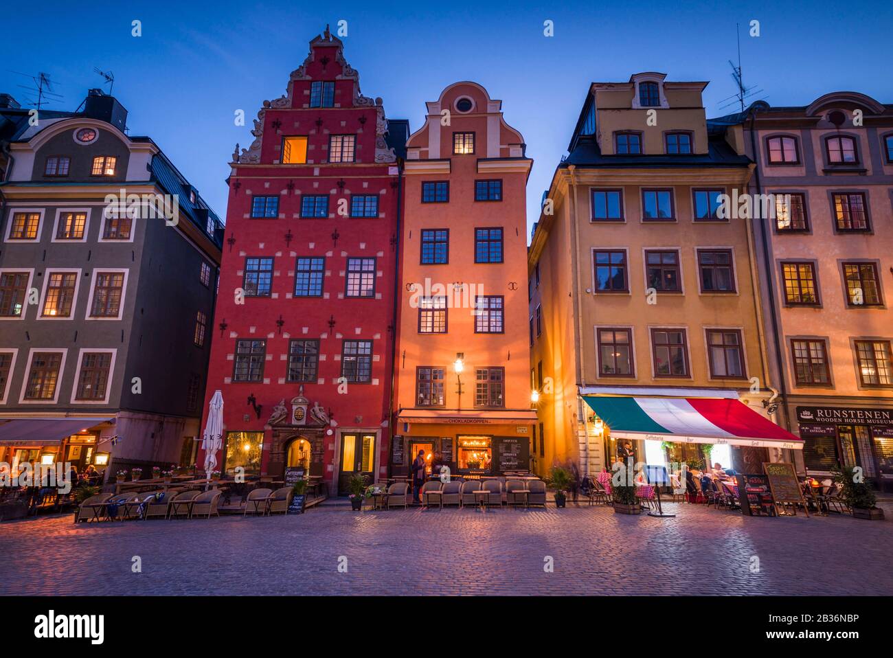 Schweden, Stockholm, Gamla Stan, Altstadt, Gebäude des Stortorgetplatzes, Abenddämmerung Stockfoto