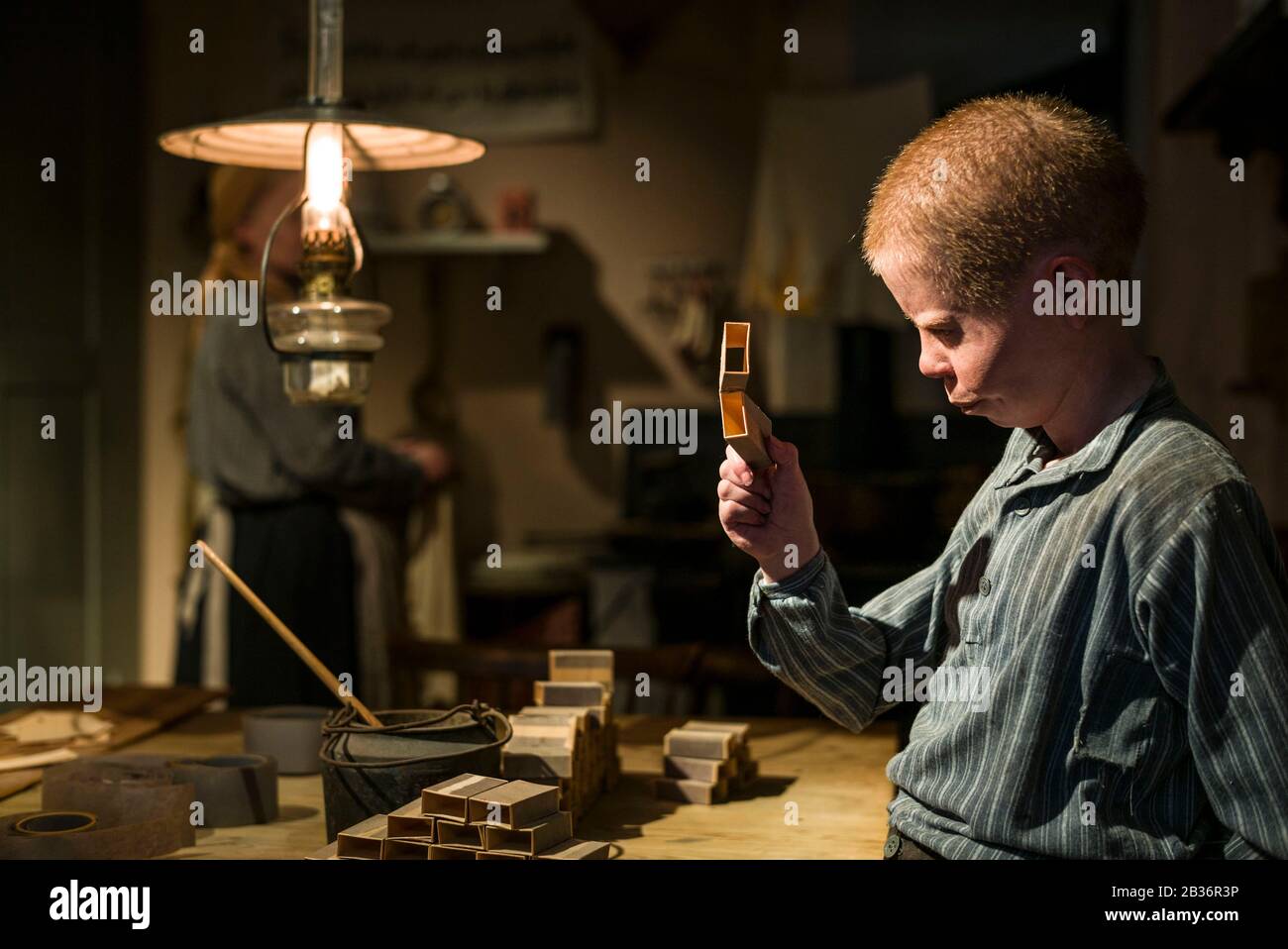 Schweden, Südostschweden, Lake Vattern Area, Jonkoping, Stadt, in der das Spiel erfunden wurde, Tandsticksmuseet, Match Museum, Diorama of Match Production zu Hause Stockfoto