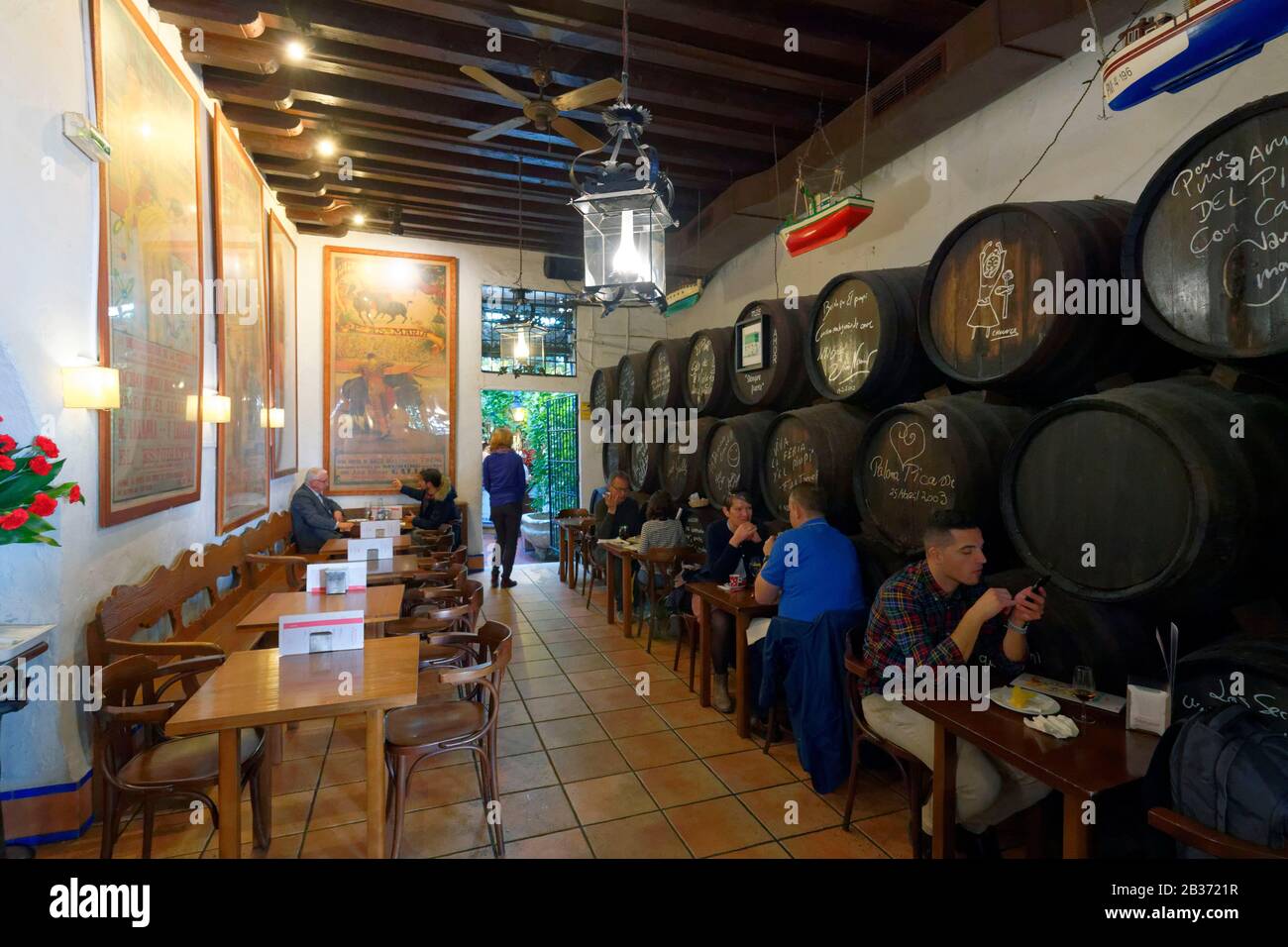 Spanien, Andalusien, Costa del Sol, Málaga, Bodega Bar El Pimpi Stockfoto