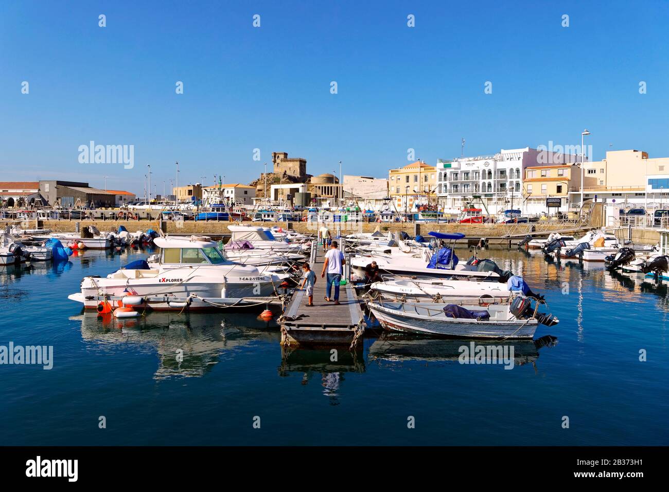 Spanien, Andalusien, Costa de la Luz, Tarifa, Hafen Stockfoto