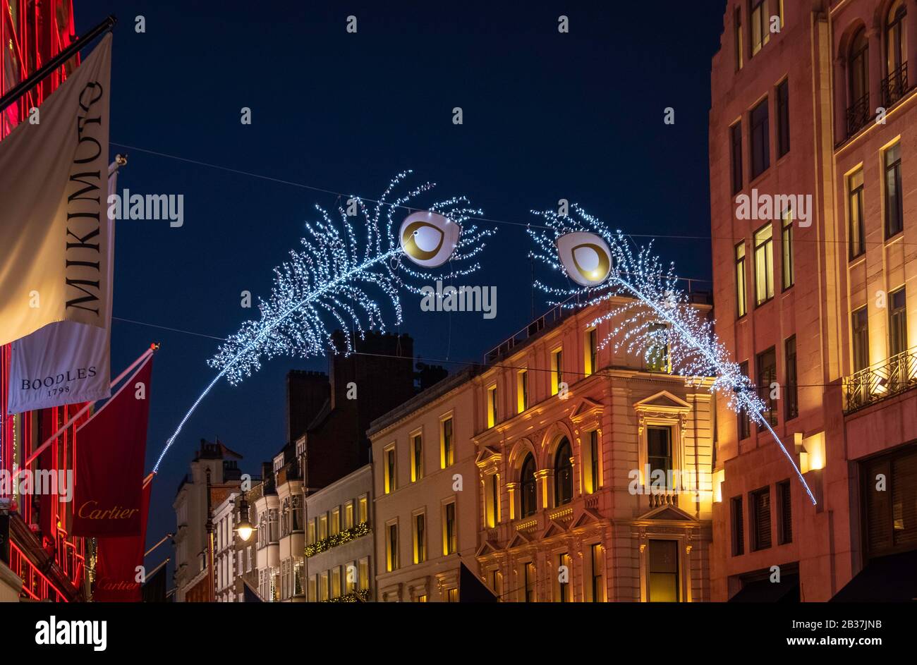 Bond Street, London nachts während der weihnachtszeit. Stockfoto
