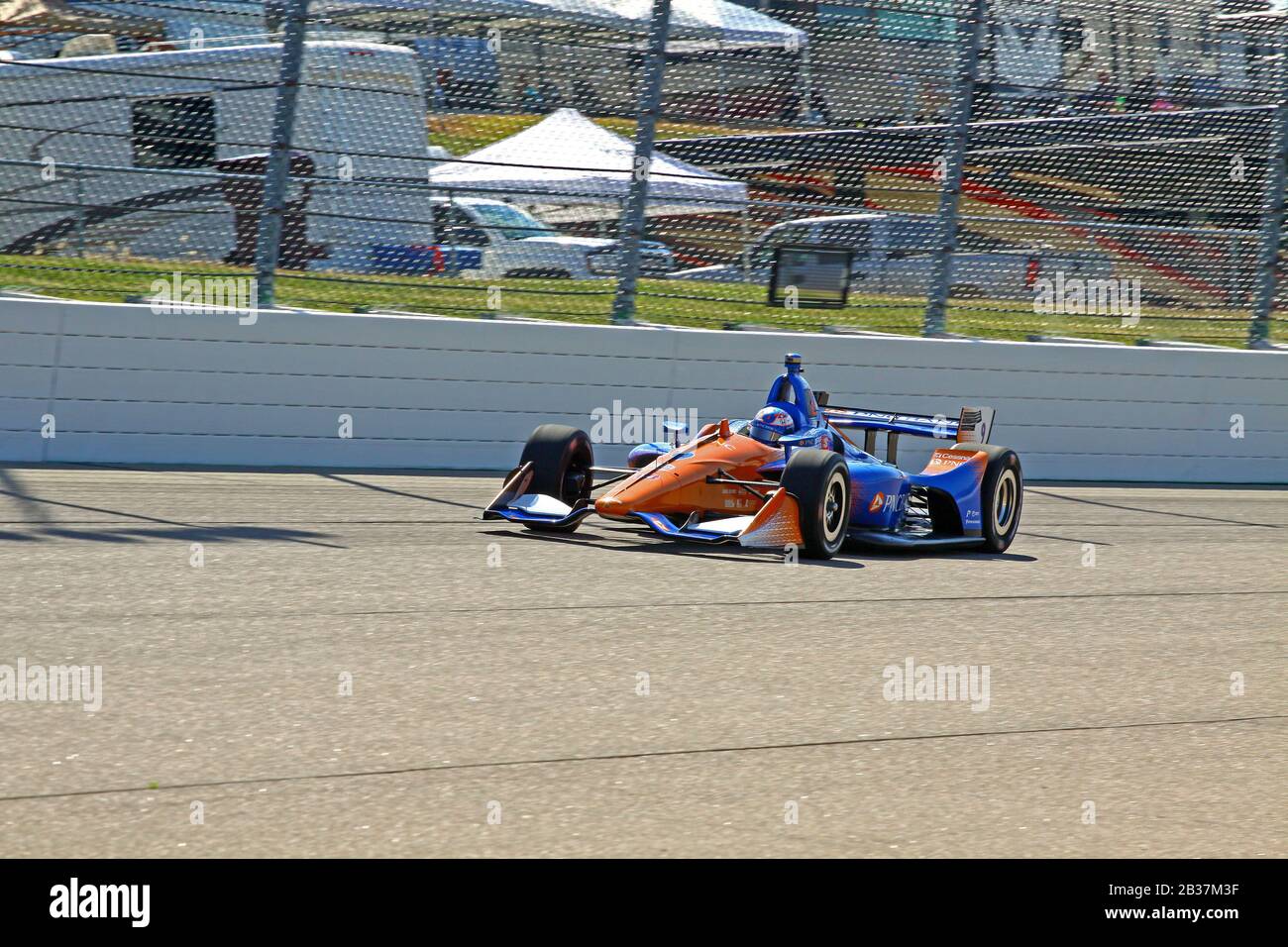 Newton Iowa, 19. Juli 2019: 9 Scott Dixon, Neuseeland, Chip Ganassi Racing, auf Rennstrecke während des Übungslaufs für das Indycar-Rennen Iowa 300. Stockfoto