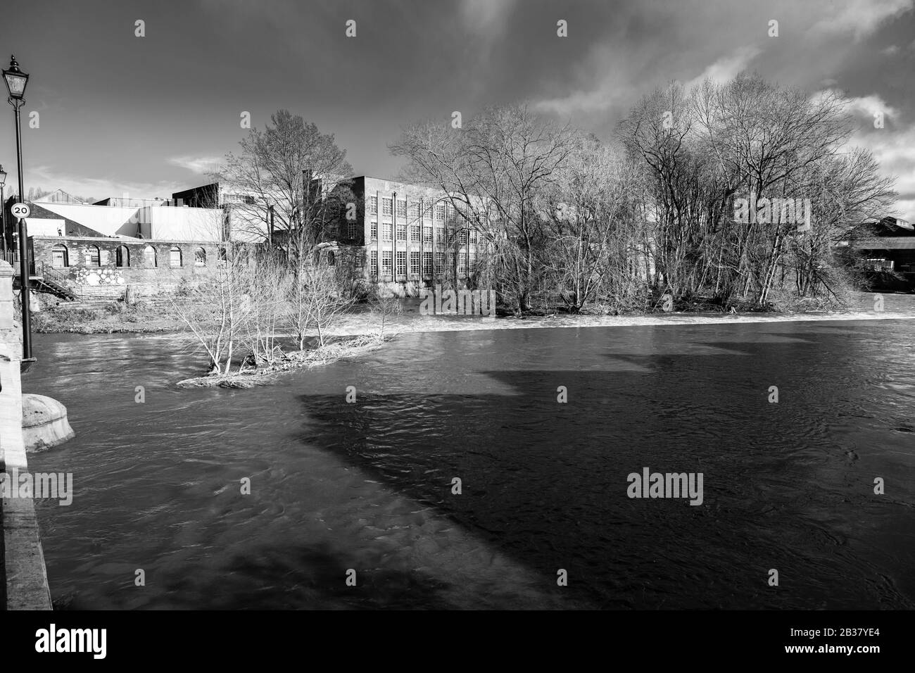 Weir am Fluss Don in Sheffield. Stockfoto