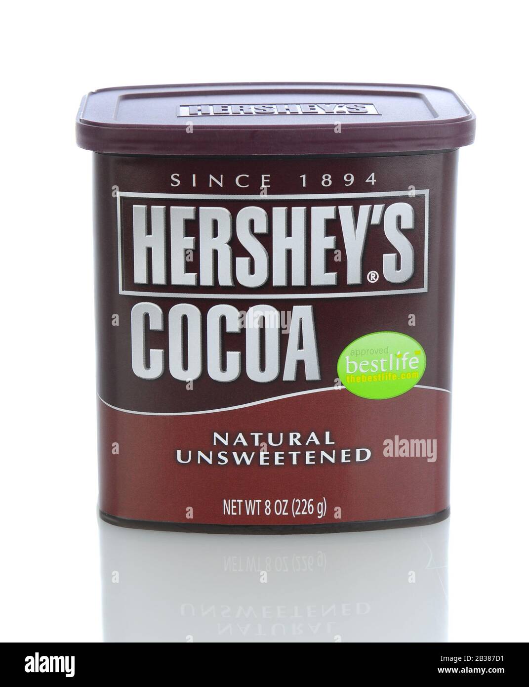 Irvine, CA - 11. Januar 2013: A 8 oz. CAN of Hershey's Cocoa. Die Hershey Company ist der größte Schokoladenhersteller in Nordamerika. Stockfoto