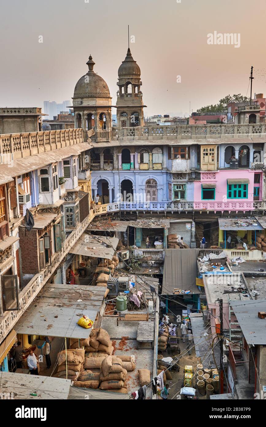 Innenhof eines Alten Dehli Gewürzmarktes, Delhi, Indien Stockfoto