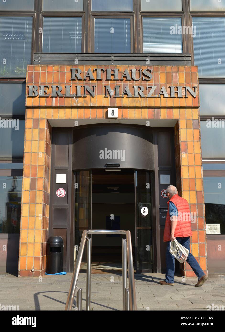 Rathaus, Helene-Weigel-Platz, Marzahn, Berlin, Deutschland Stockfoto