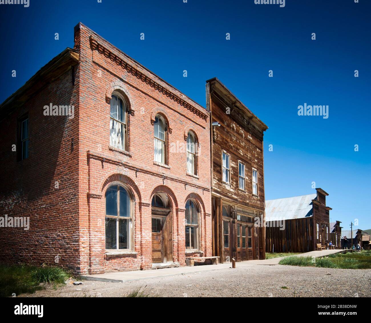 Dechambeau Hotel mit der unabhängigen Bestellung von ungeraden Fellows Gebäude nebenan.Bodie, Kalifornien Stockfoto