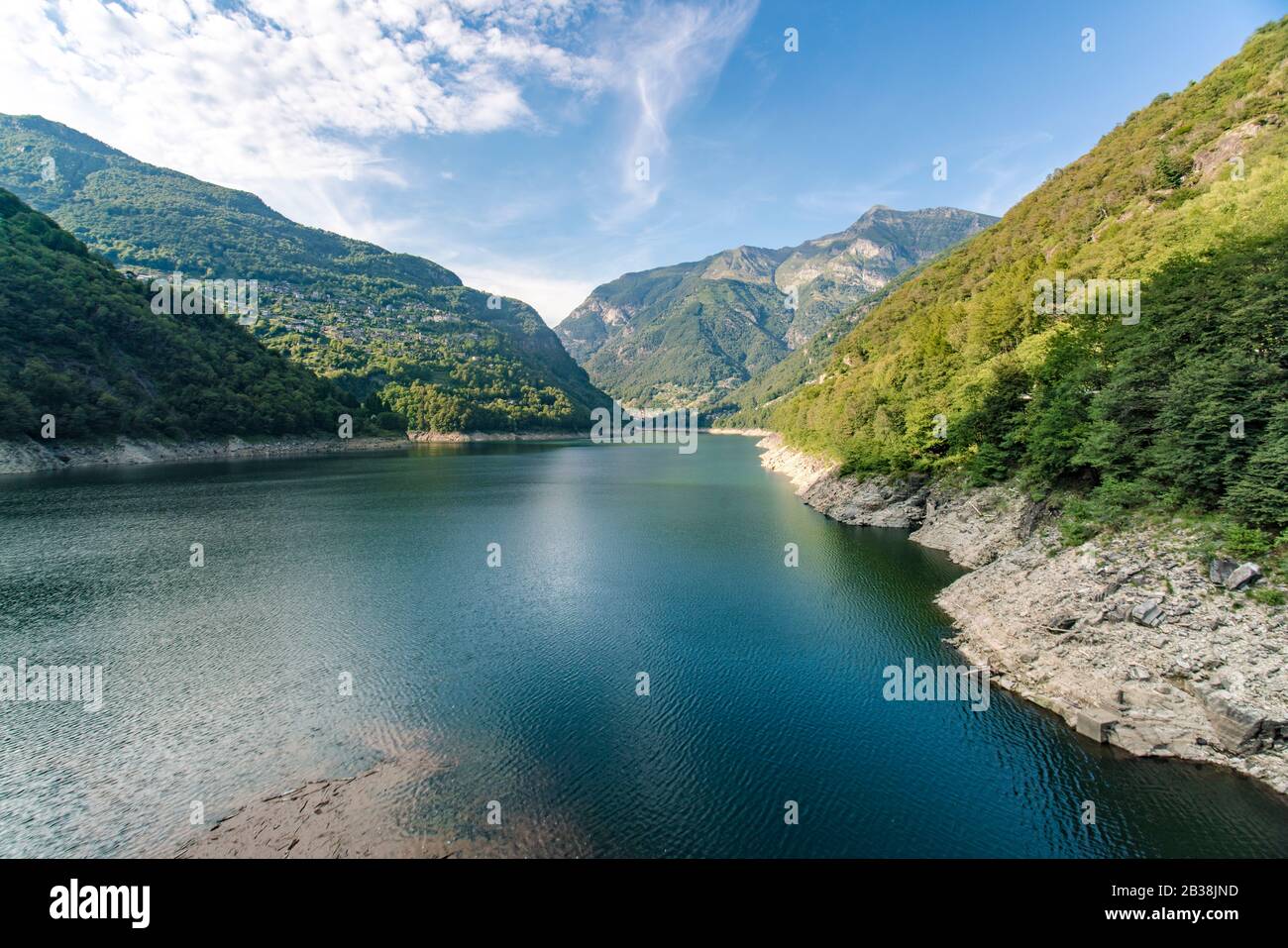 lago di vogorno in Tessin am Contra-Staudamm Verzasca-Staudamm Stockfoto