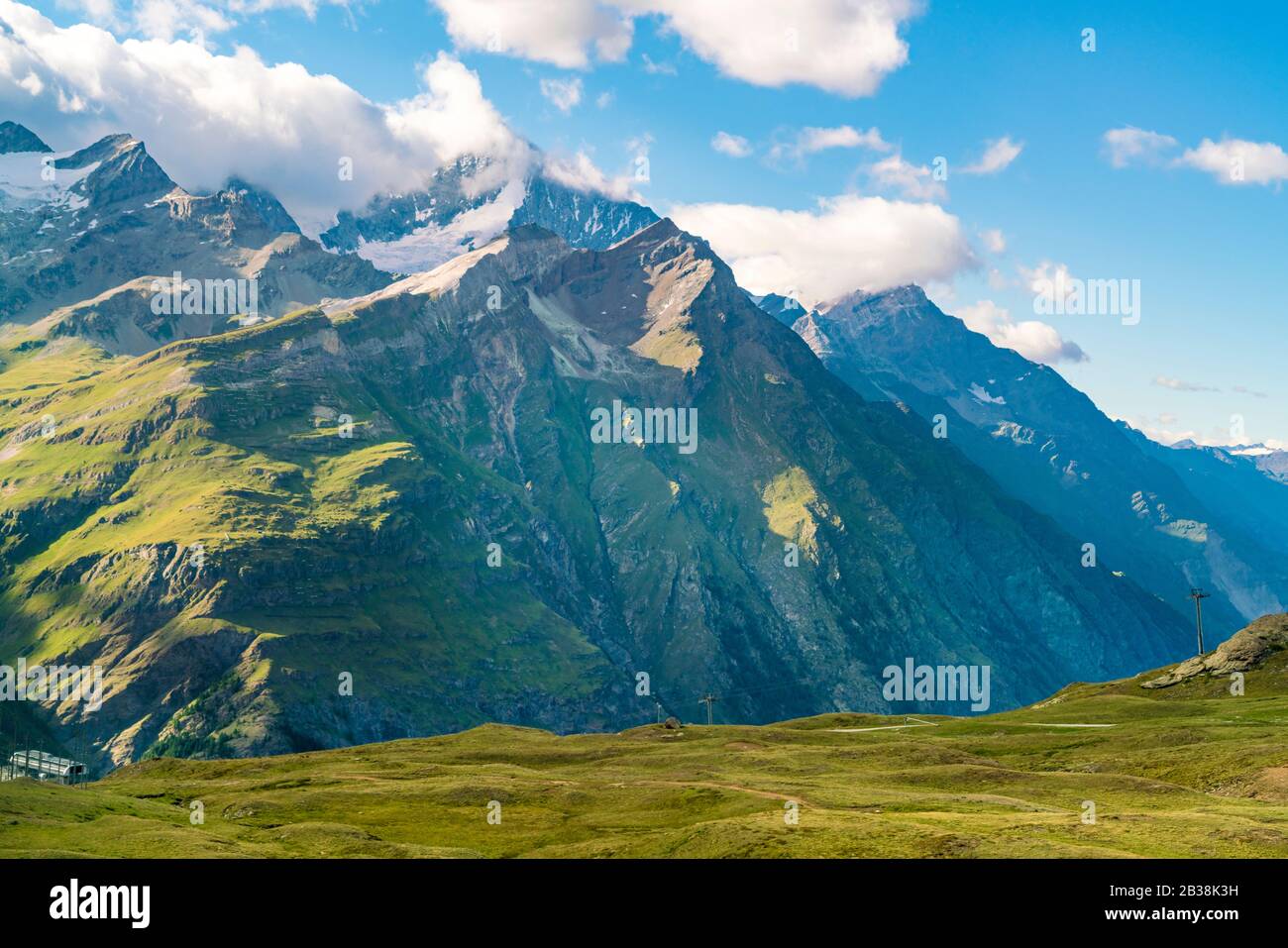 Alpen mit Gletscher, GÃ¶rner Gletscher bei Zermatt im Sommer Stockfoto