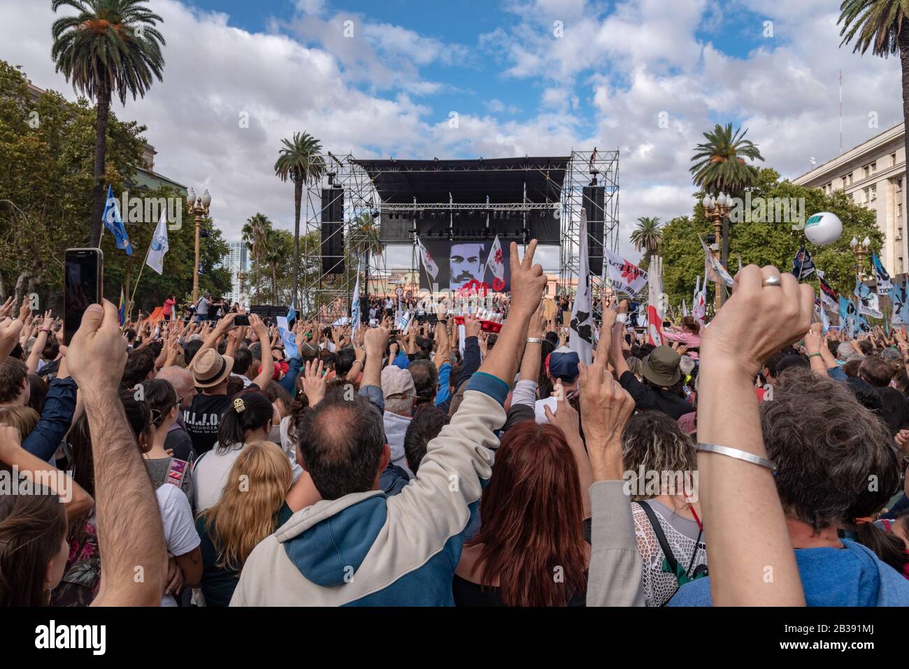 Buenos Aires, Argentinien; 24. März 2019: Ein Blick auf die Bühne mit Müttern und Söhnen der enttauchten Kollegen auf dem Putsch von 1976, beim Volksmann Stockfoto