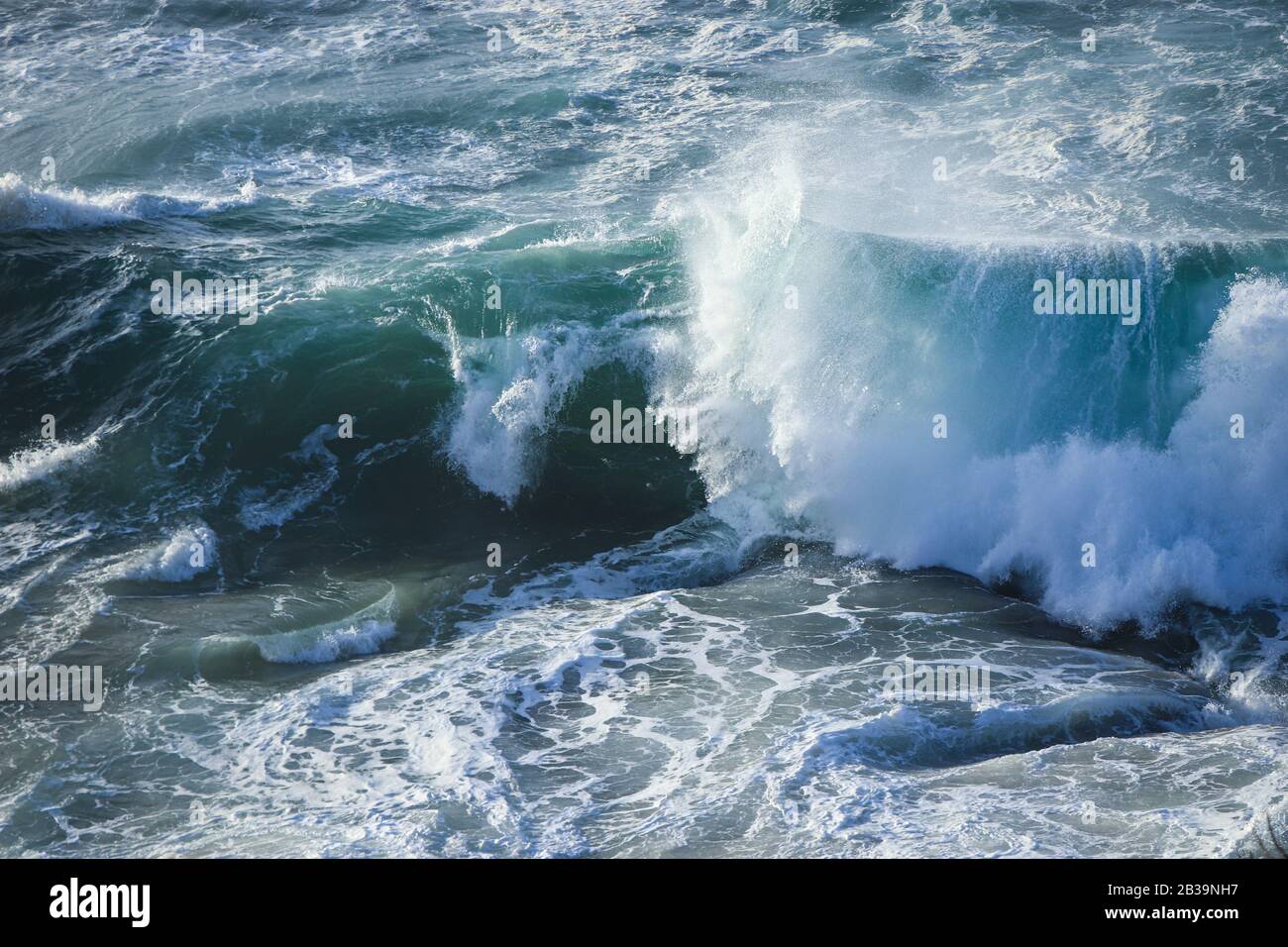 Große Meereswelle. Starke Welle Stockfoto