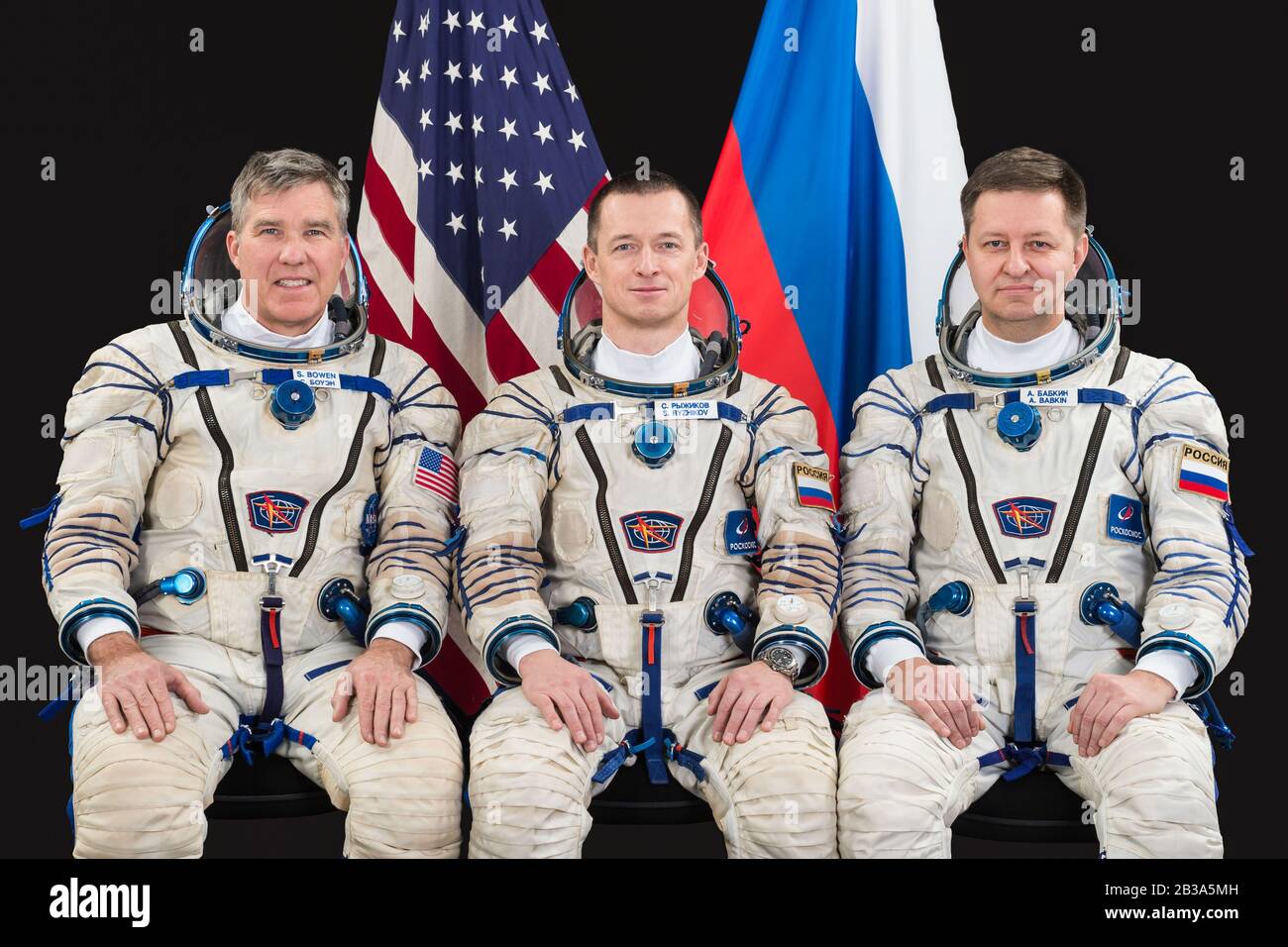 STERNENSTADT, RUSSLAND - 18. Dezember 2019 - Die Backup-Expedition 63 Crewmitglieder posieren für ein Porträt im Gagarin Cosmonaut Training Center in Star City, Russ Stockfoto