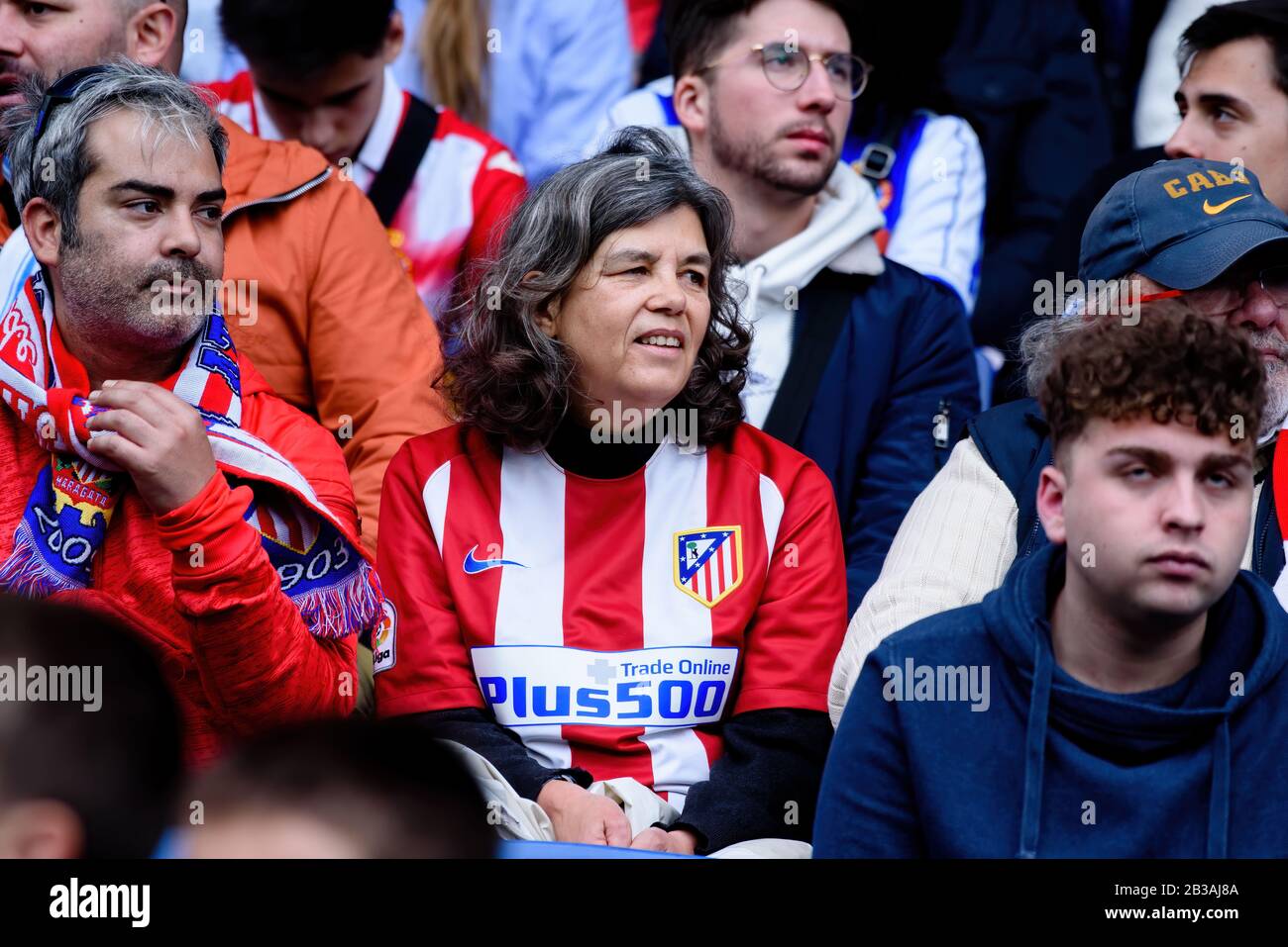 Barcelona - MAR 1: Anhänger beim Spiel der La Liga zwischen RCD Espanyol und Atletico de Madrid im RCDE-Stadion am 1. März 2020 in Barcelona, Spai Stockfoto