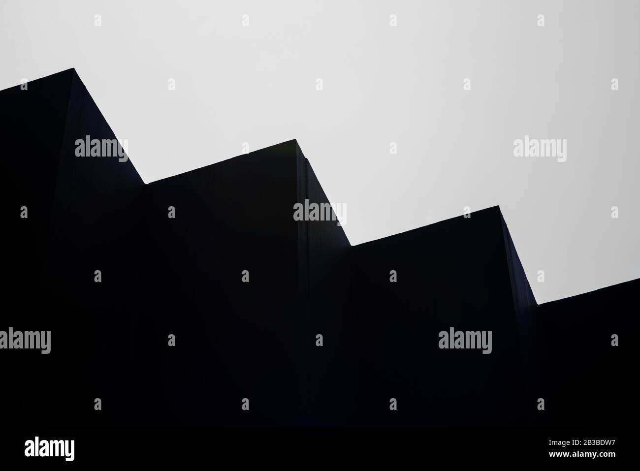 Saint Hubert, Kanada - 28. Juli 2019: Abstrakte Kunstwerke der Statue im Parc de la Cité in Saint Hubert Stockfoto