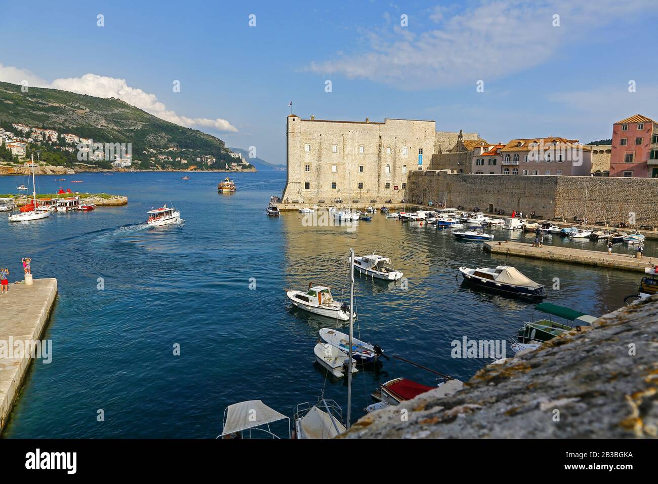Festung St. John oder St. John's Festung am Eingang des Hafeneingangs in Dubrovnik, Kroatien Stockfoto