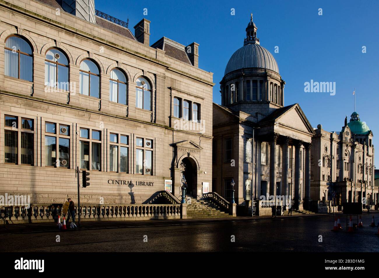 Aberdeen Central Library, St Mark's Church & His Majesty's Theatre, Aberdeen, Schottland, in the Early Morning Light Stockfoto