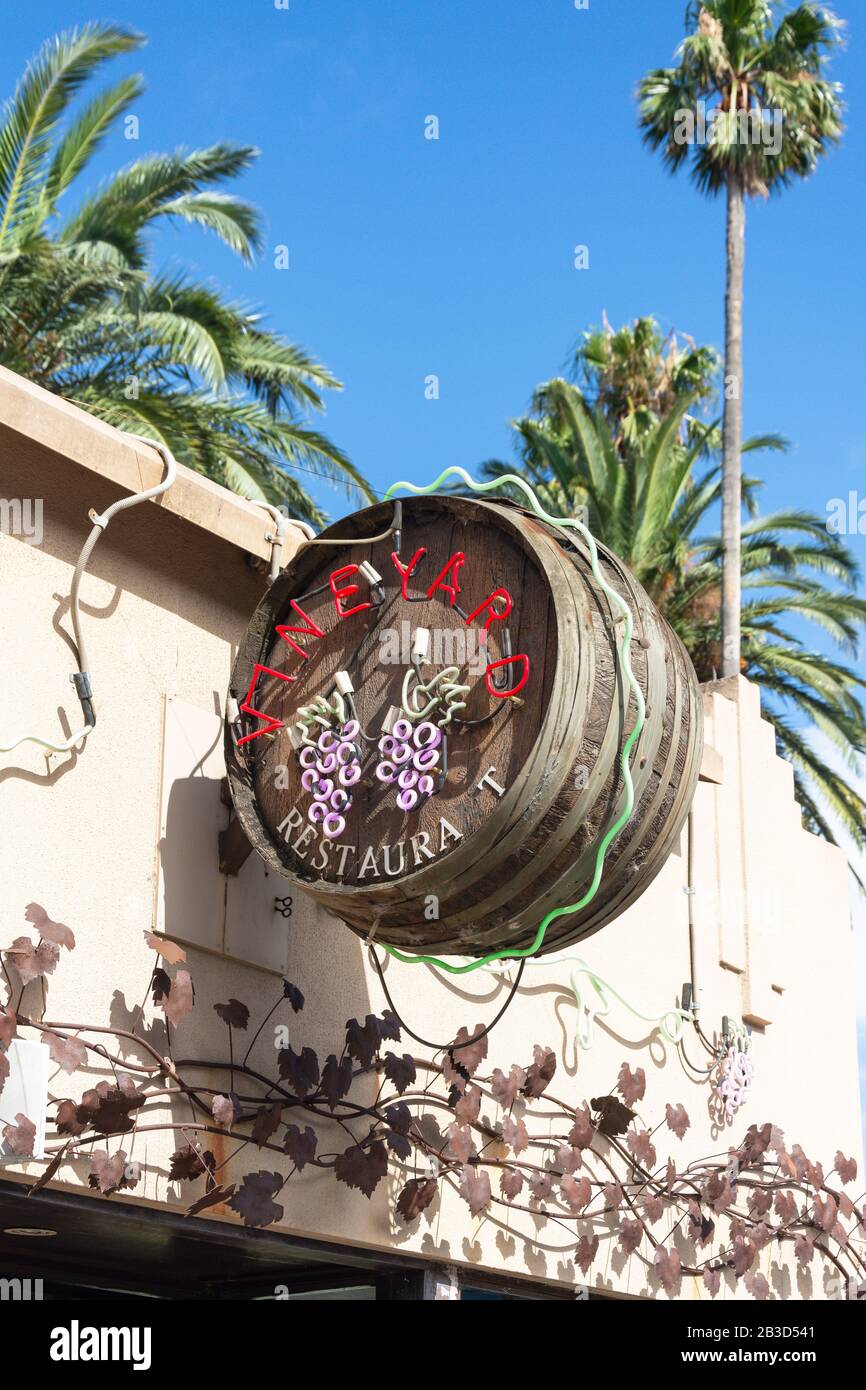 Schild "Vineyard Restaurant", Acland Street, St Kilda, Melbourne, Victoria, Australien Stockfoto