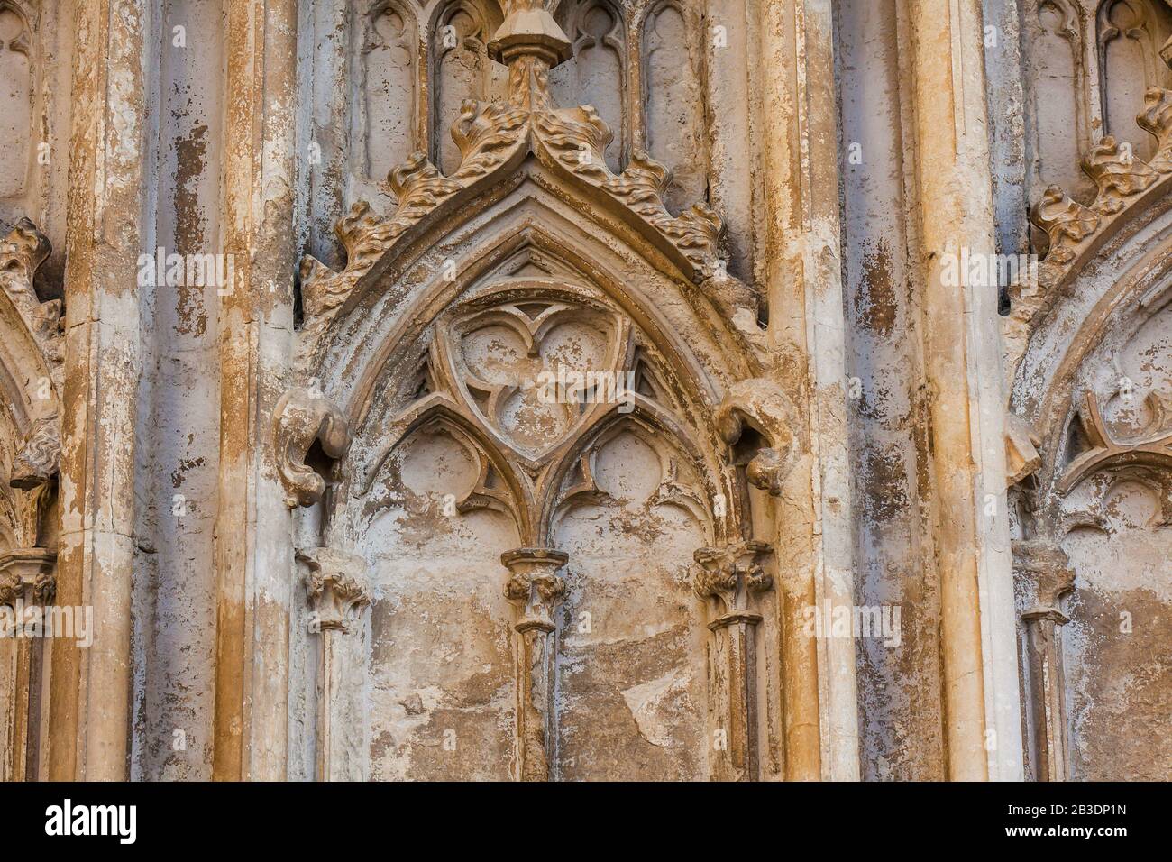 Architektonische Details der gotischen Kathedrale Alte europäische Krystische Kirche in katalonien spanien Stockfoto