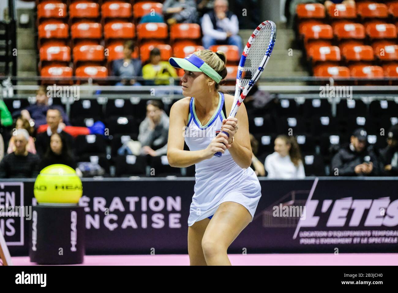 Am 04/03/2020, Lyon, Auvergne-Rhein-ône-Alpen, Frankreich. 6th Sense Damen Tennis Open im Palais des Sports de Gerland. Stockfoto Am 04/03/2020, Lyon, Auvergne-Rhein-ône-Alpen, Frankreich. 6th Sense Damen Tennis Open im Palais des Sports de Gerland. Stockfoto