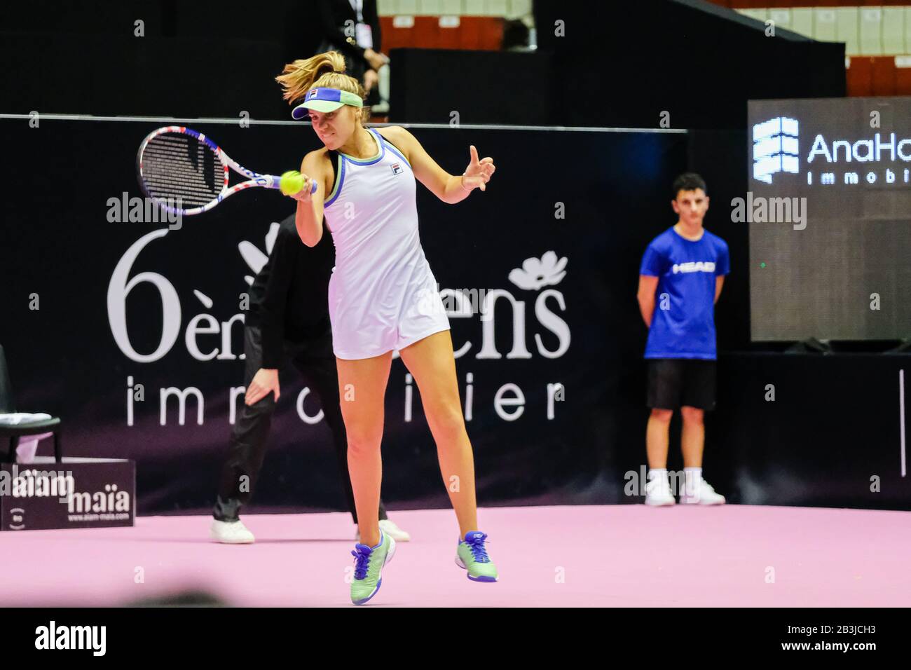 Am 04/03/2020, Lyon, Auvergne-Rhein-ône-Alpen, Frankreich. 6th Sense Damen Tennis Open im Palais des Sports de Gerland. Stockfoto Am 04/03/2020, Lyon, Auvergne-Rhein-ône-Alpen, Frankreich. 6th Sense Damen Tennis Open im Palais des Sports de Gerland. Stockfoto