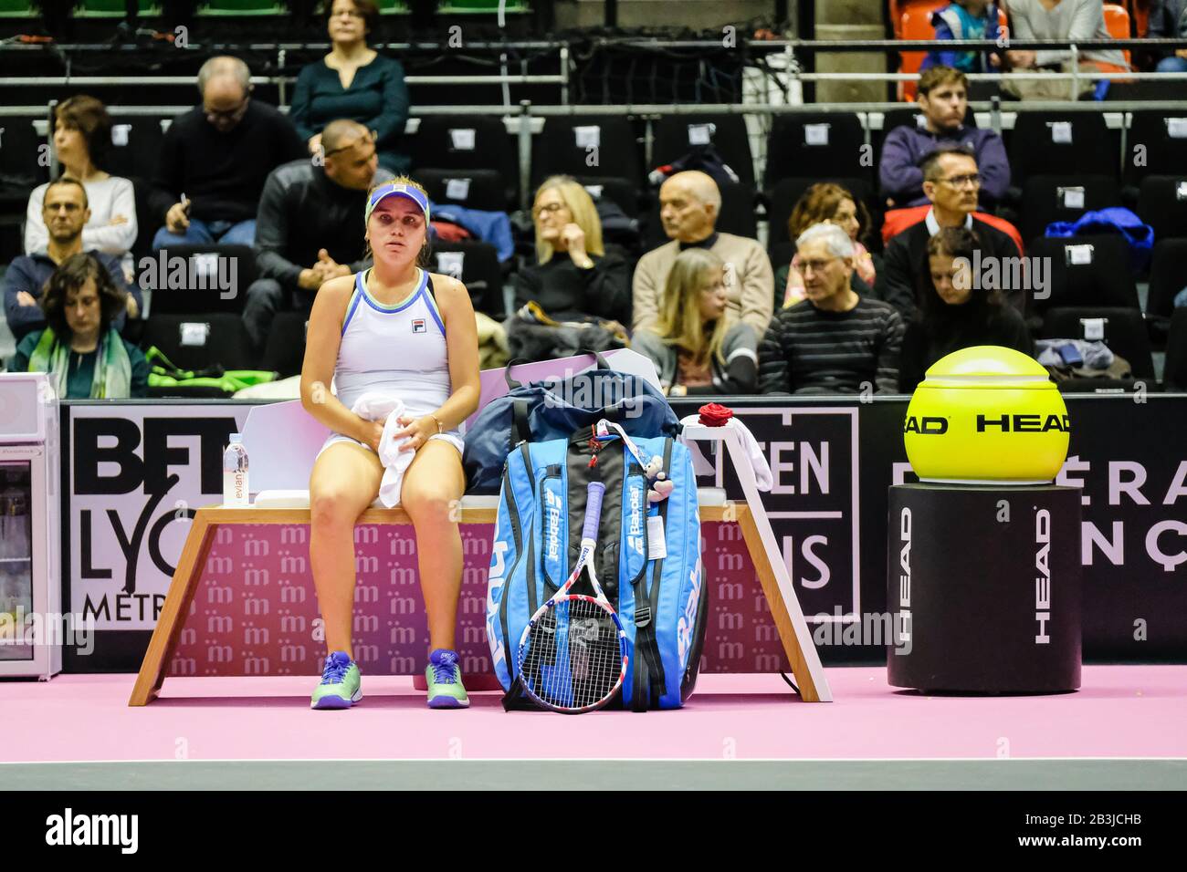 Am 04/03/2020, Lyon, Auvergne-Rhein-ône-Alpen, Frankreich. 6th Sense Damen Tennis Open im Palais des Sports de Gerland. Stockfoto Am 04/03/2020, Lyon, Auvergne-Rhein-ône-Alpen, Frankreich. 6th Sense Damen Tennis Open im Palais des Sports de Gerland. Stockfoto