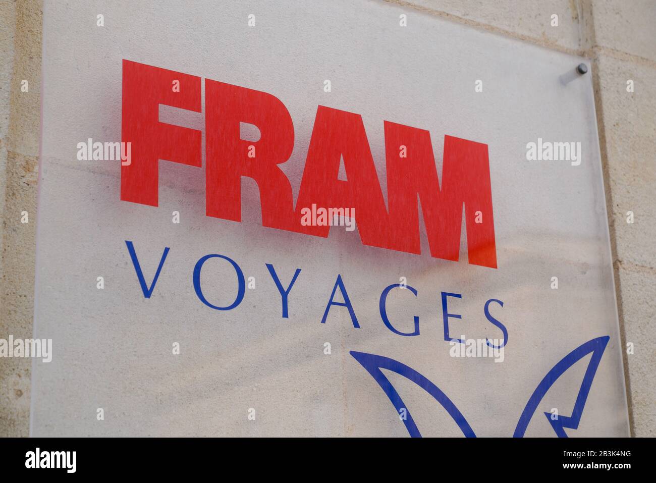 Bordeaux, Aquitanien / Frankreich - 10 17 2019 : Fram-Logo-Shop Boutique französische Reisebüros Büro Freizeithändler Stockfoto