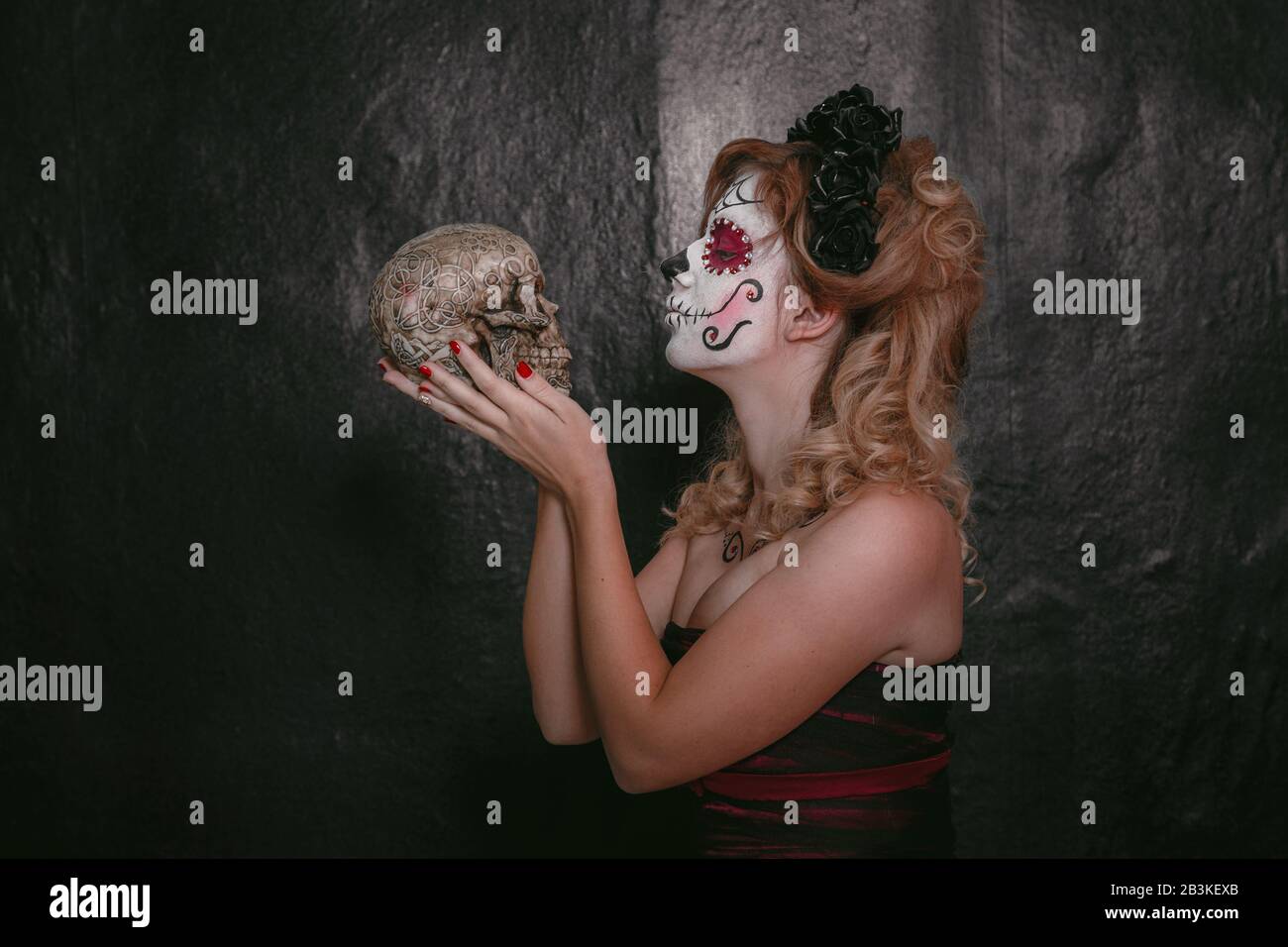 Die Catrina ist eine mexikanische Charakterkultur, die den Tod darstellt und Teil des kollektiven Imaginären ist, das sich auf die Feier "Tag des" bezieht Stockfoto