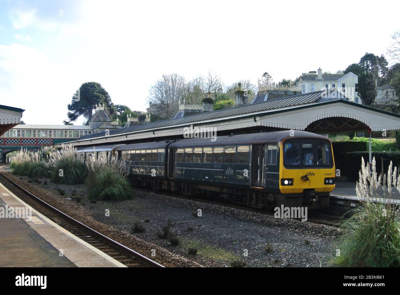 Ein britischer Sprinter der Eisenbahnklasse 150, der von First Great Western am Bahnhof Torquay, Devon, England, Großbritannien betrieben wird. Stockfoto