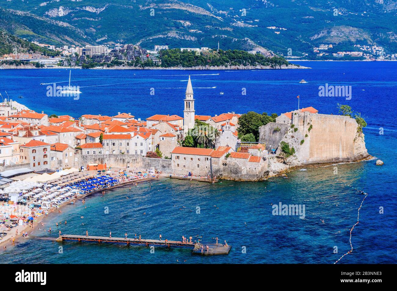 Panoramablick auf die Altstadt von Budva, Montenegro. Stockfoto