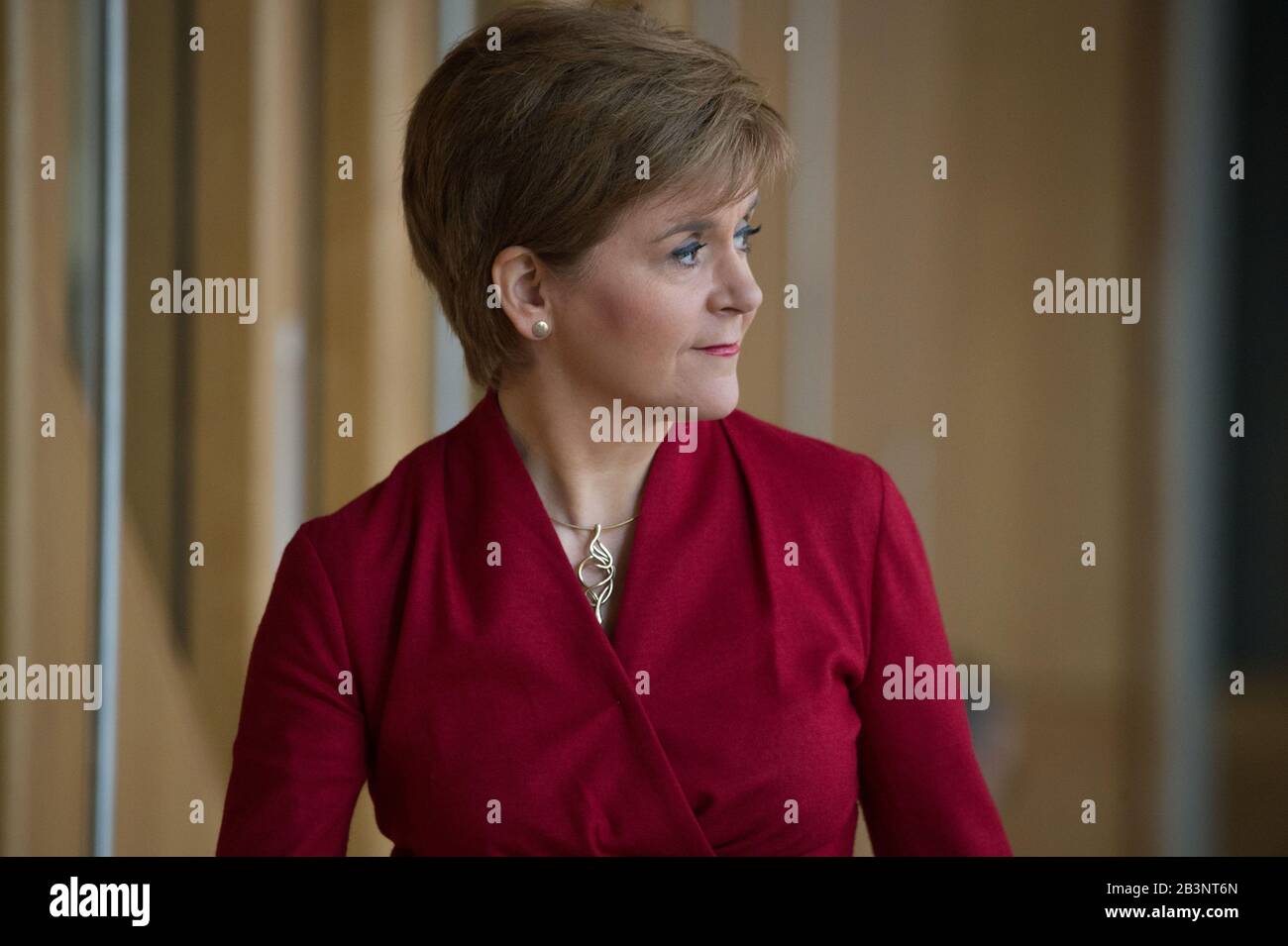 Edinburgh, Großbritannien. März 2020. Abgebildet: Nicola Sturgeon MSP - Erster Minister von Schottland und Führer der Scottish National Party. Szenen aus Ersten Ministerfragen im schottischen Parlament in Holyrood, Edinburgh. Kredit: Colin Fisher/Alamy Live News Stockfoto