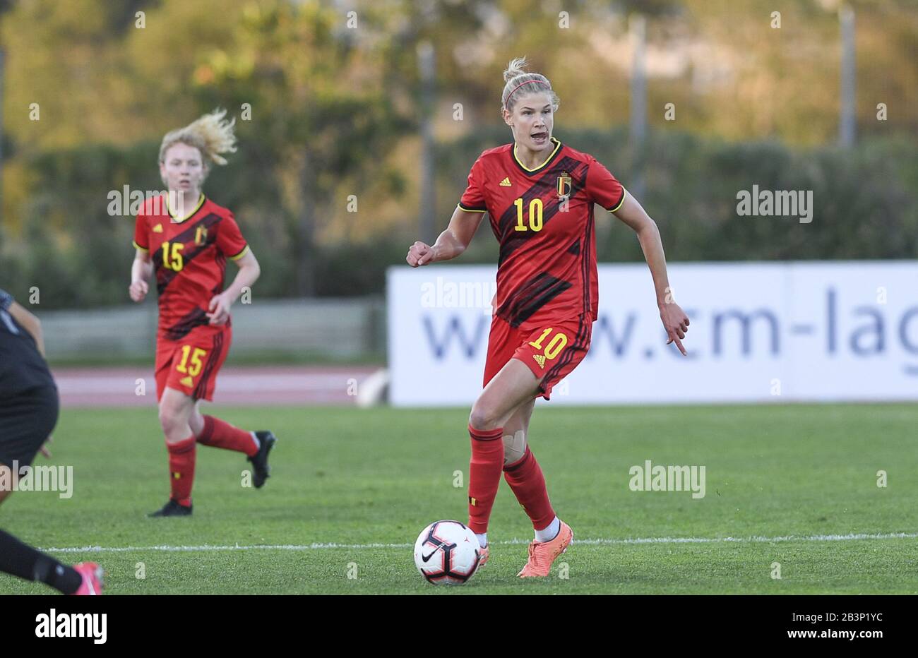 Parchal, Portugal. März 2020. Die Belgierin Justine Vanhaevermaet (10), die während des Fußballspiels der Frauen zwischen den Nationalmannschaften Neuseelands, bekannt als die Football Ferns und Belgien, am ersten Spieltag des Algarve Cup 2020, einem prestigeträchtigen, freundlichen Frauenfußballturniers in Portugal David Catry/SPP Credit, dargestellt wurde: SPP Sport Presse Foto. /Alamy Live News Stockfoto