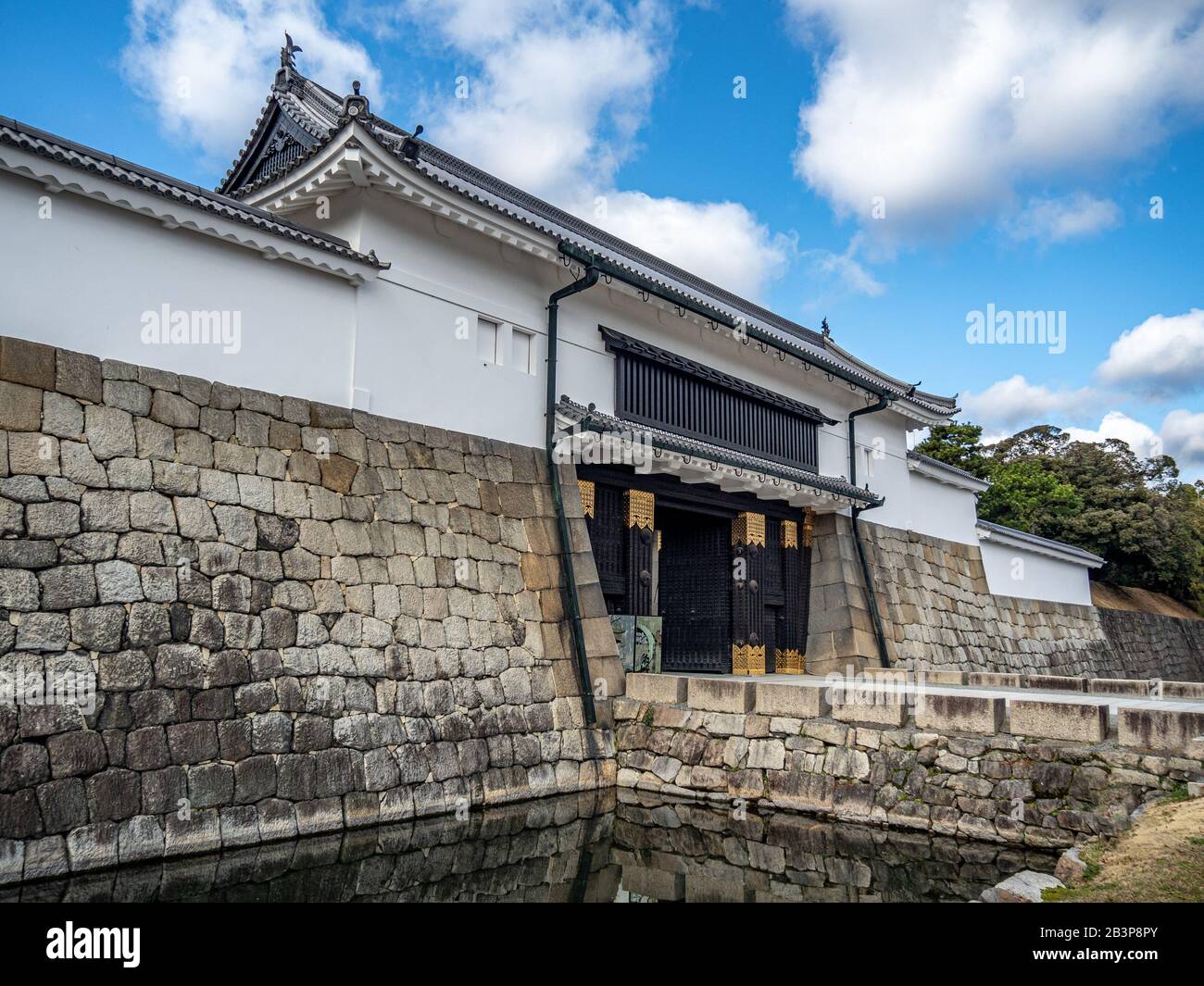 Tor zur Burg Nijo-Jo, einem UNESCO-Weltkulturerbe und historisches Haus der Tokugawa-Familie. Stockfoto