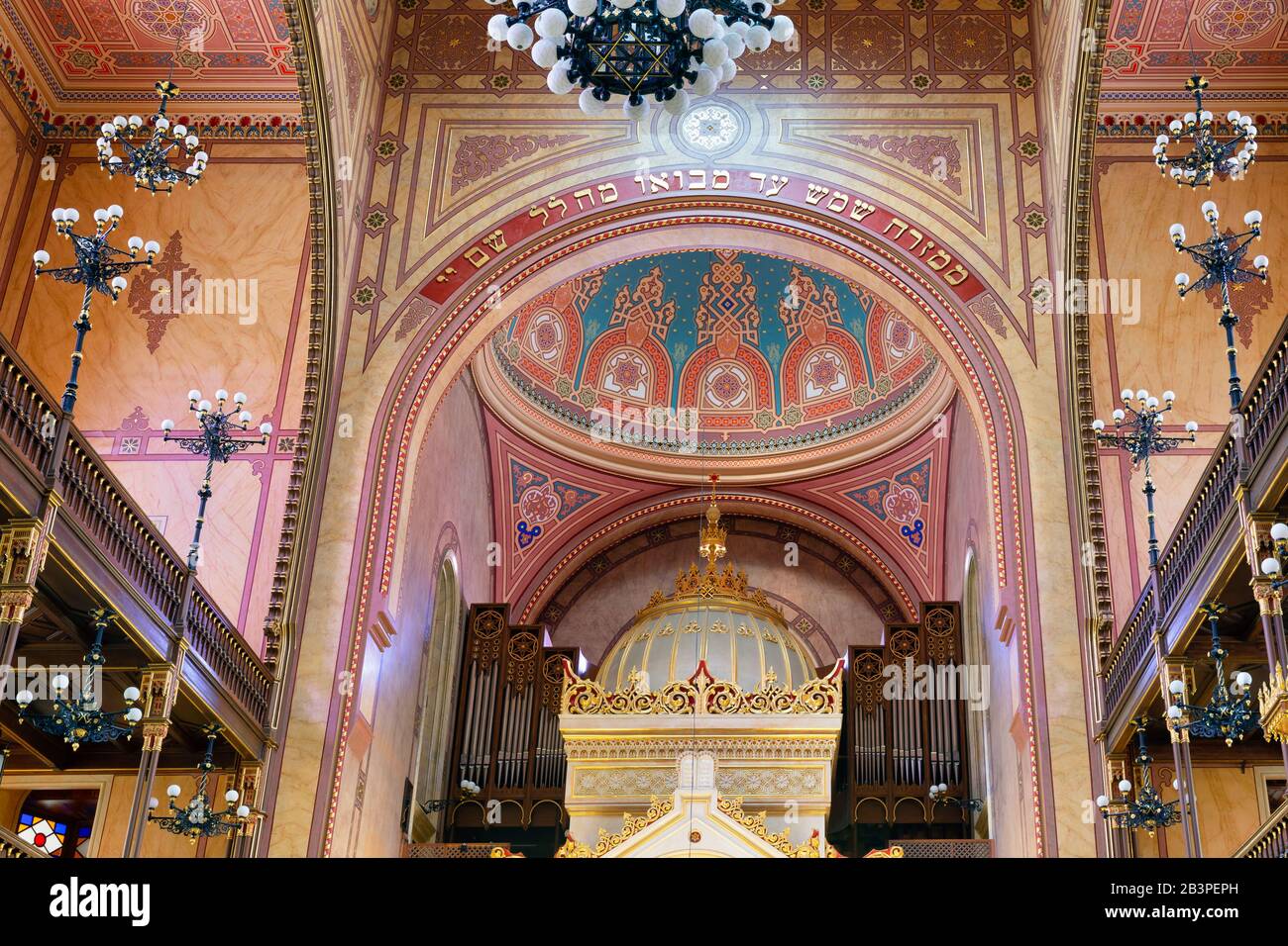 Inneneinrichtung der Großen Synagoge - Tabakgasse - in Budapest, Ungarn. Stockfoto