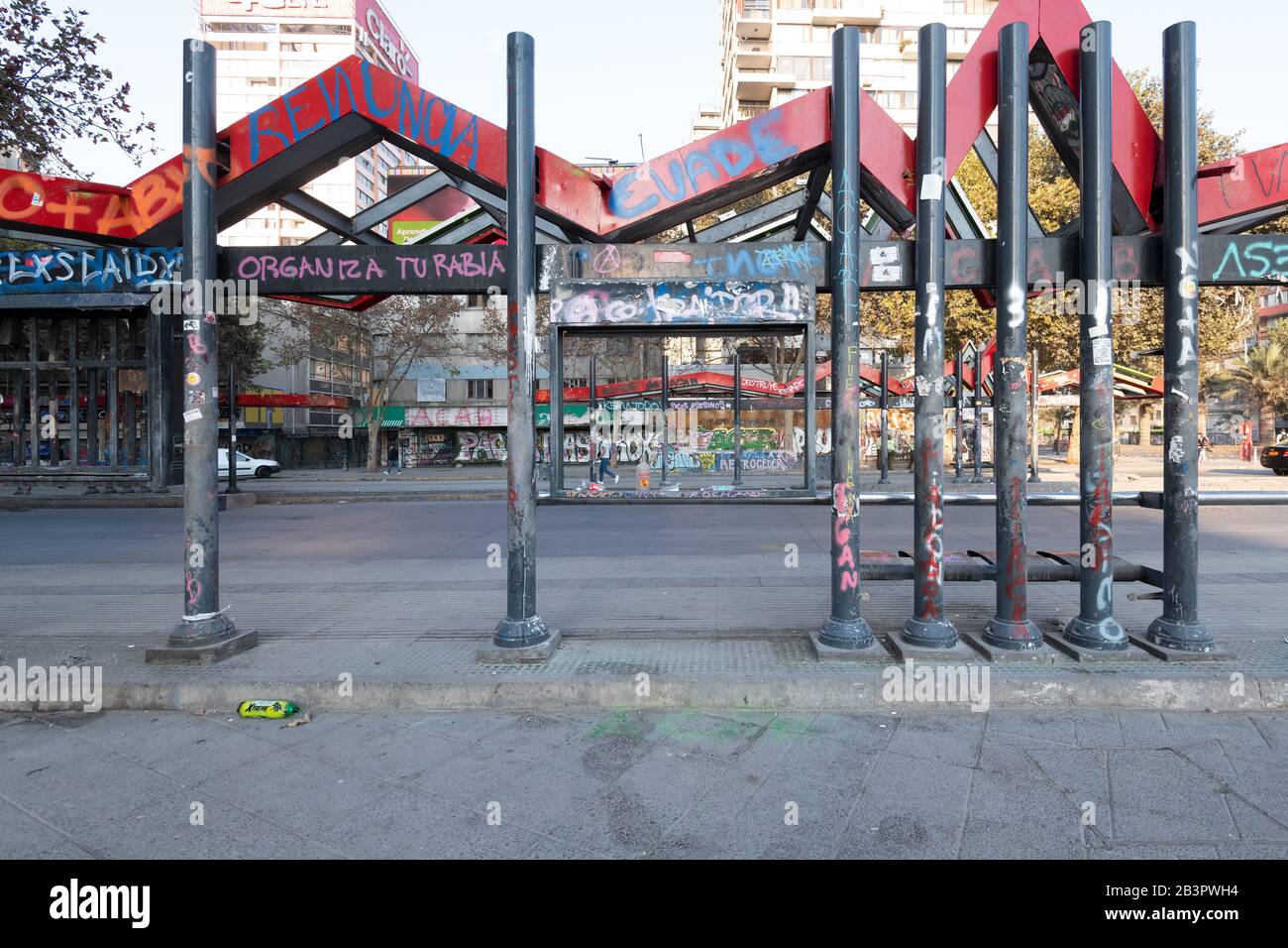 Santiago, Chile - 01. März. 2020: Die Zerstörung der Zone Zero. Stockfoto