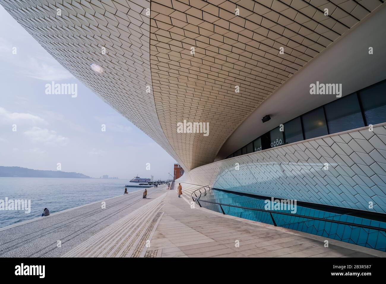 Maat Museum of Art, Architecture and Technology in Lissabon entworfen von der britischen Architektin Amanda Levete Stockfoto