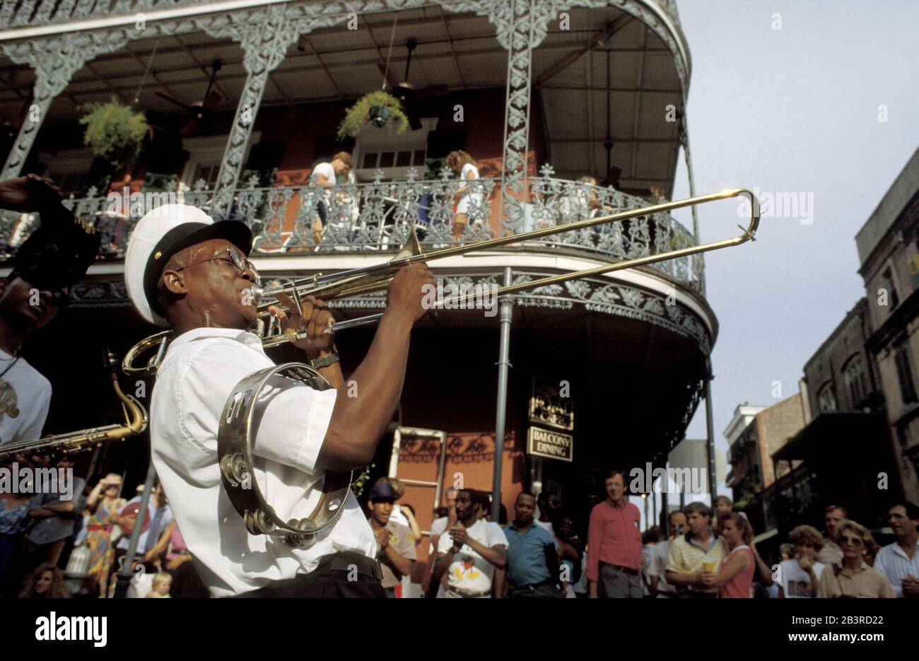 New Orleans, Louisiana um 1986: Jazzband auf der Bourbon Street. ©Bob Daemmrich Stockfoto
