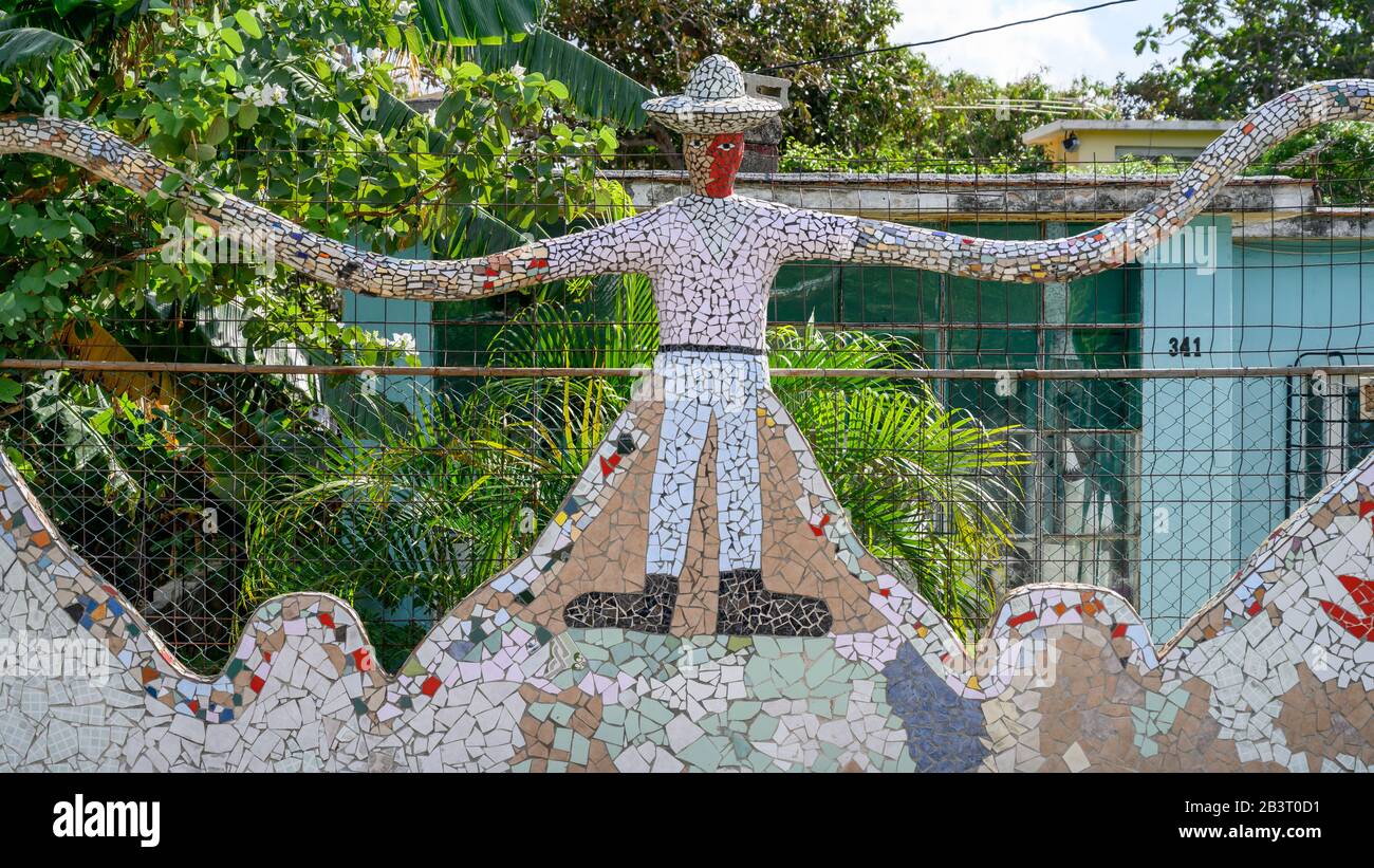 Mosaikskulptur von José Rodriguez Fuster, Fusterlandia, Jaimanitas, Playa, Havanna, Kuba Stockfoto