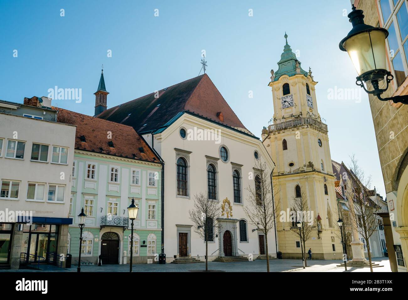 Bratislava, Slowakei. Blick auf den Hauptplatz von Bratislava mit dem Rathaus Stockfoto