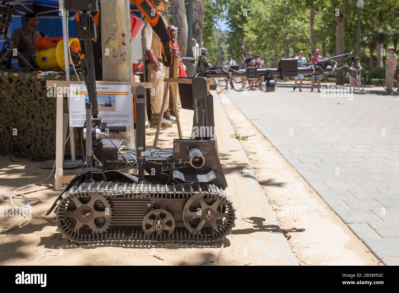 Sevilla; Spanien - 31. Mai 2019: Talon Verfolgt Militär-Roboter. Geräteausstellung anlässlich des Tages der Streitkräfte Stockfoto